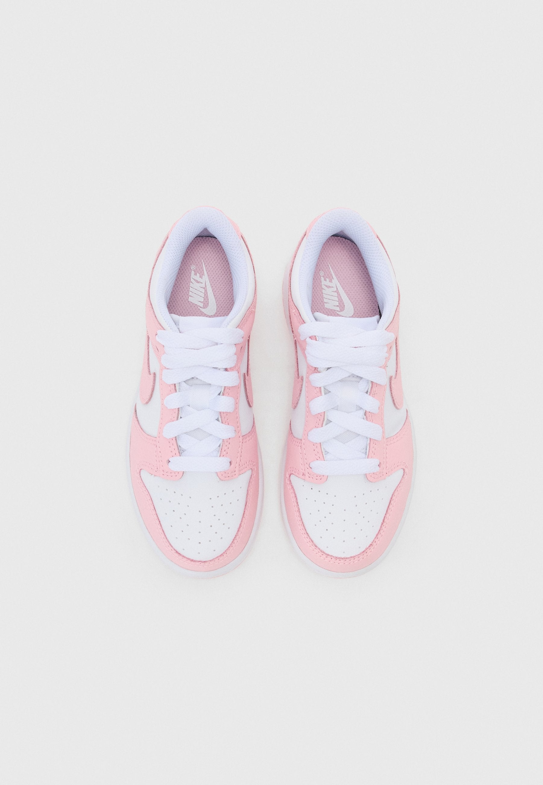 حذاء DUNK LOW UNISEX - رياضي - أبيض/وردي فاتح متوسط/أبيض
