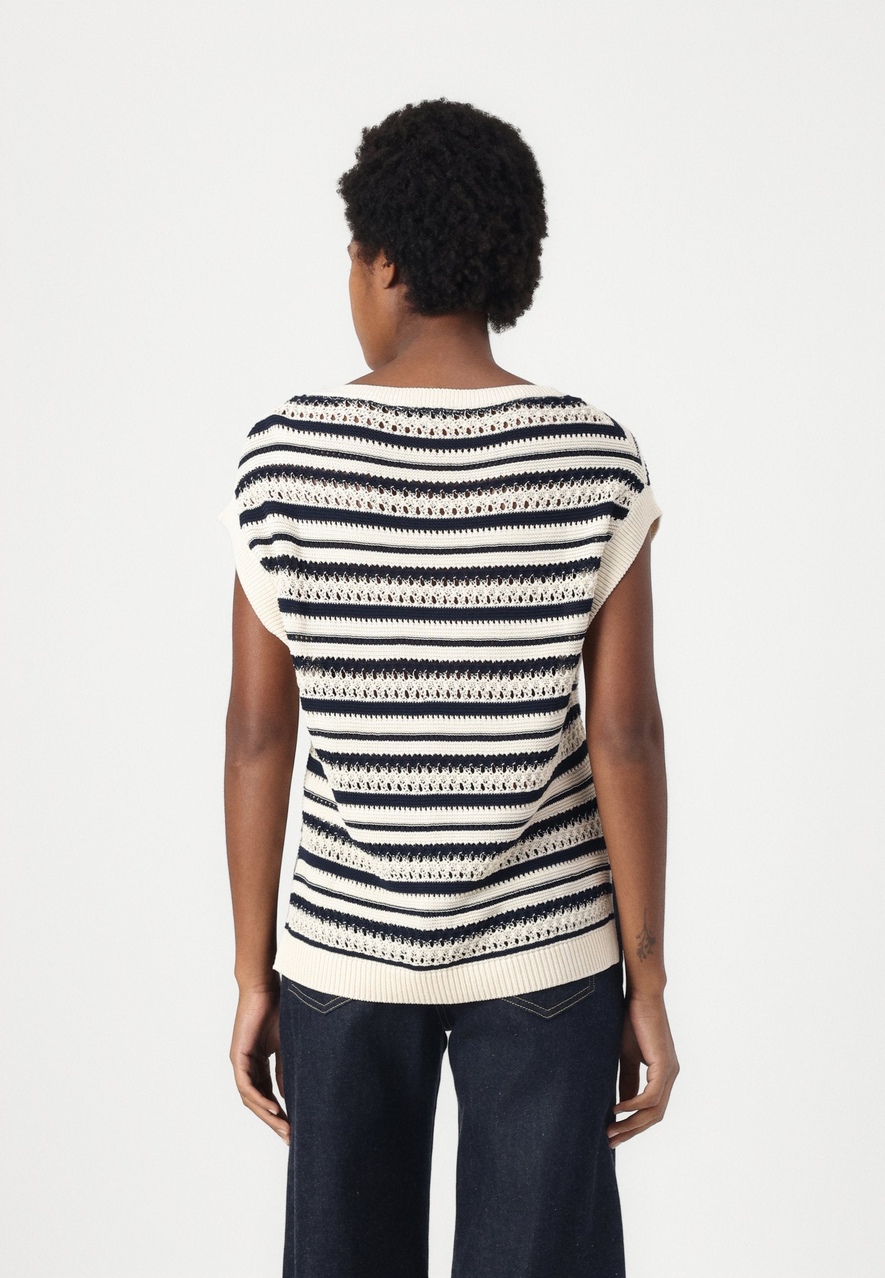 Top - desert sand dune/dark