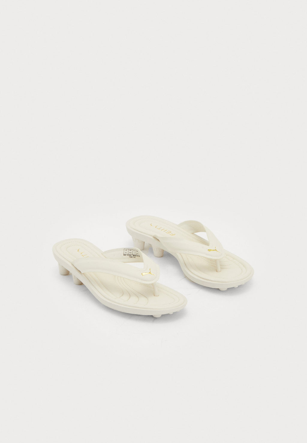 CAT CLEAT L - Claquettes de piscine - blanc alpin/couleur or