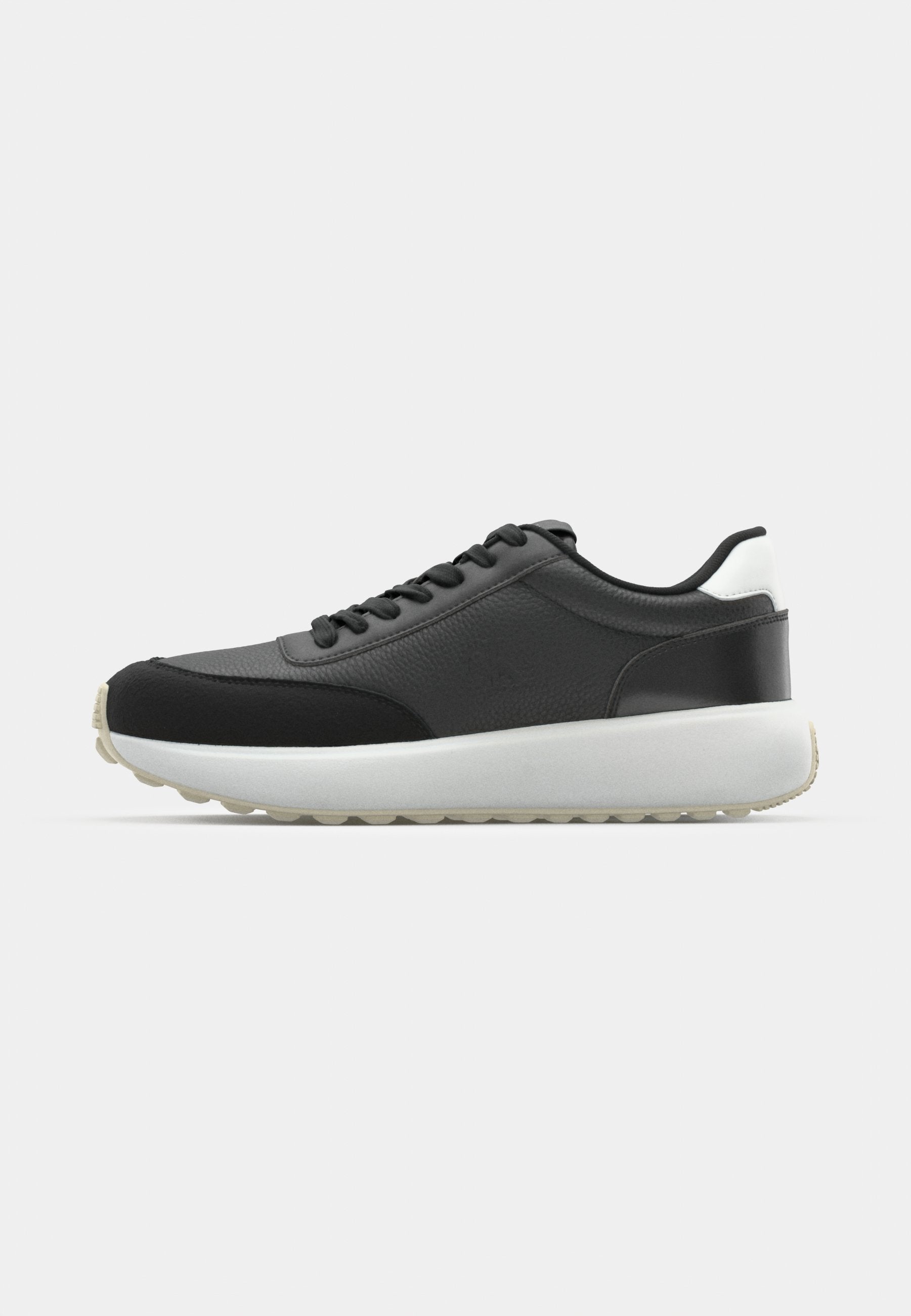 ATHLEISURE RUNNER - Trainers - black/bright white