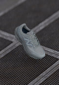 أحذية UTRN UNISEX - أحذية رياضية - رمادي