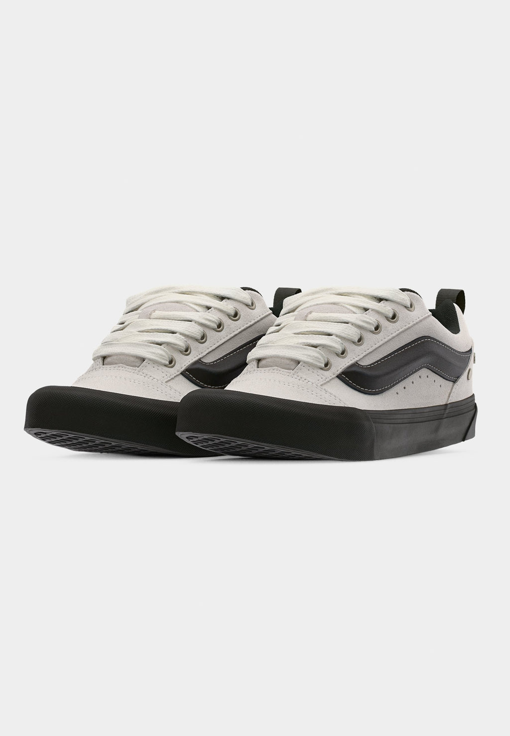 KNU SKOOL UNISEX - Skate shoes - white/grunge white