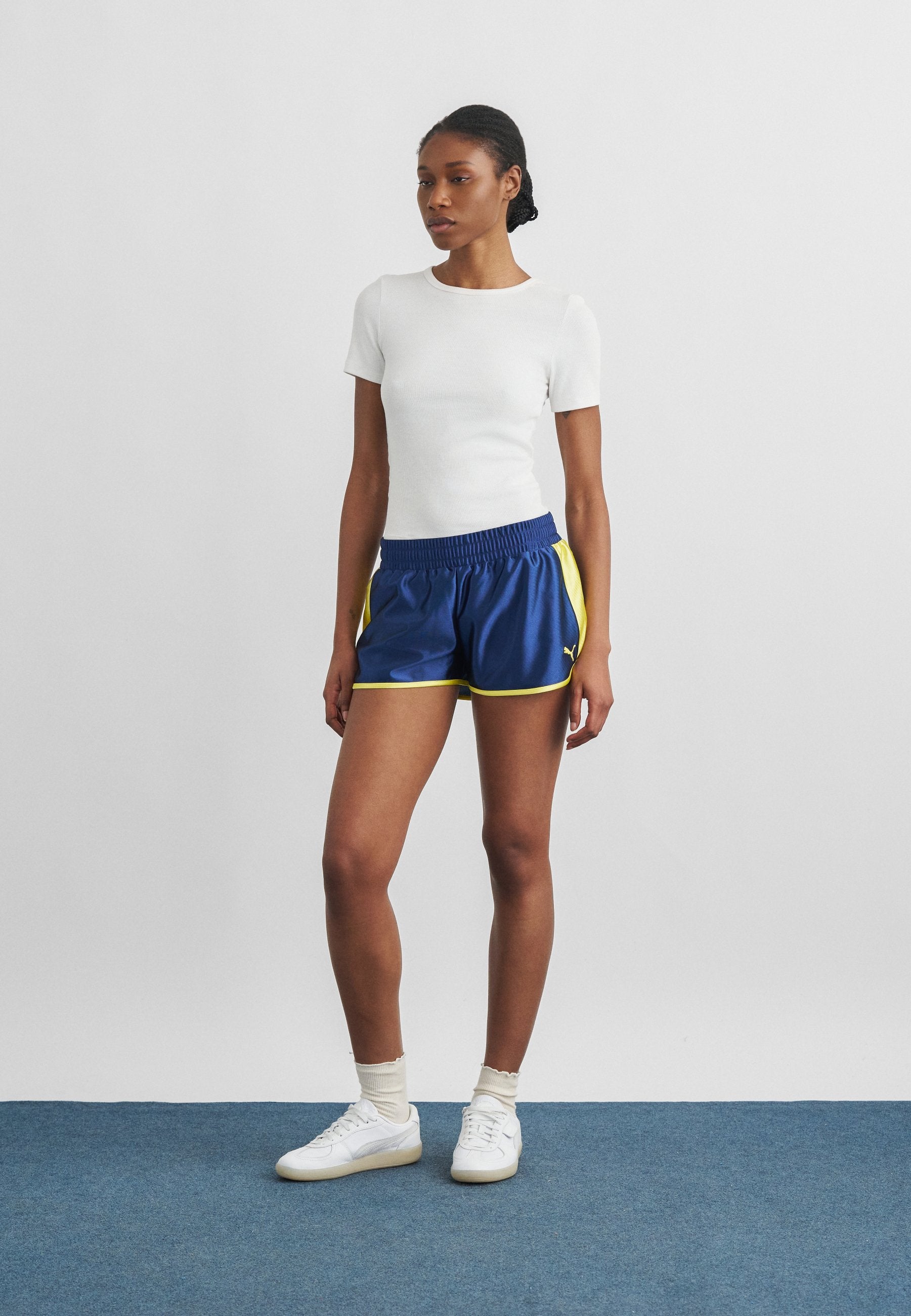FUTURE ARCHIVE - Shorts - blue jewel