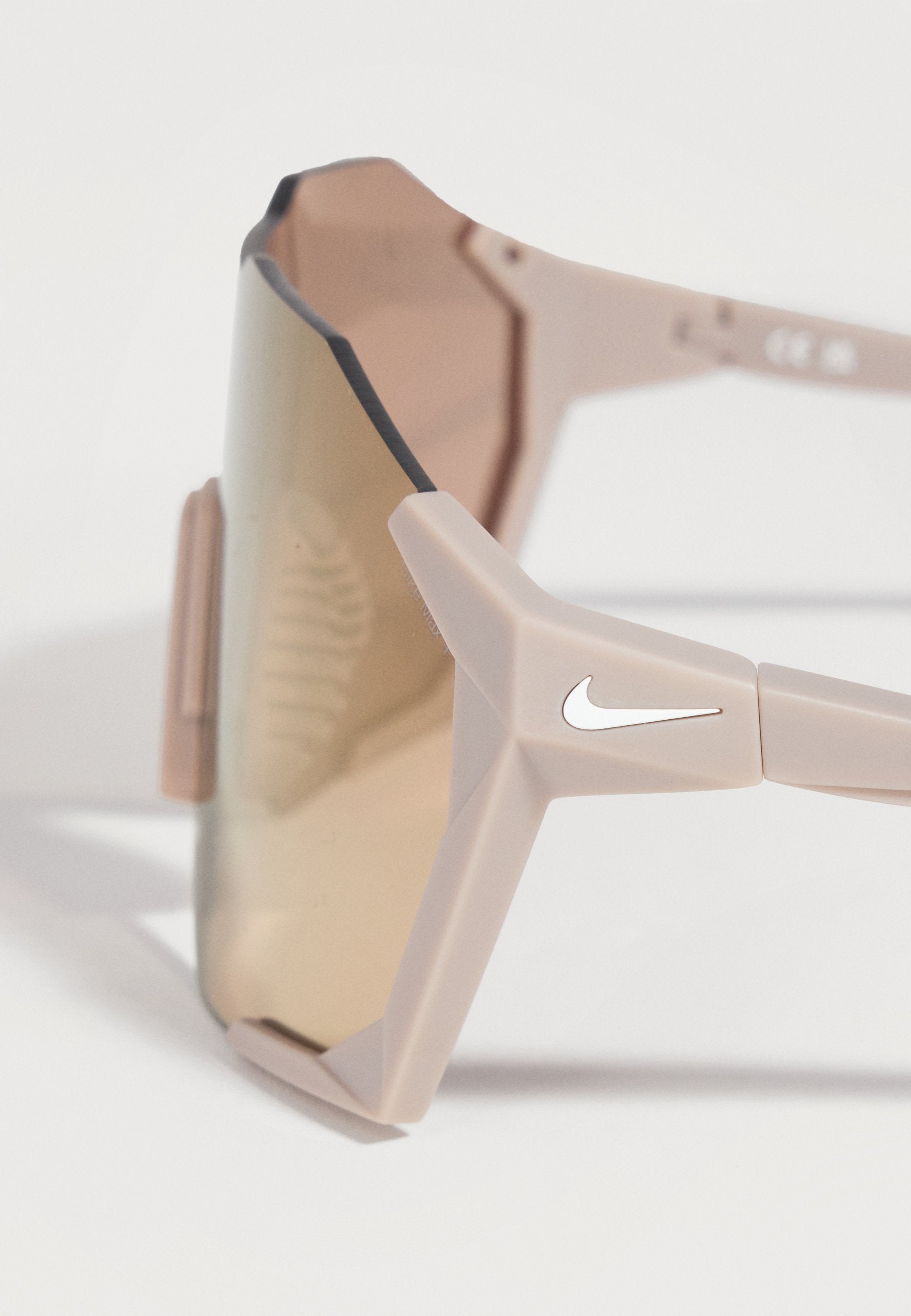 CHARGED SHIELD UNISEX - Sunglasses - matte college grey/gold-coloured