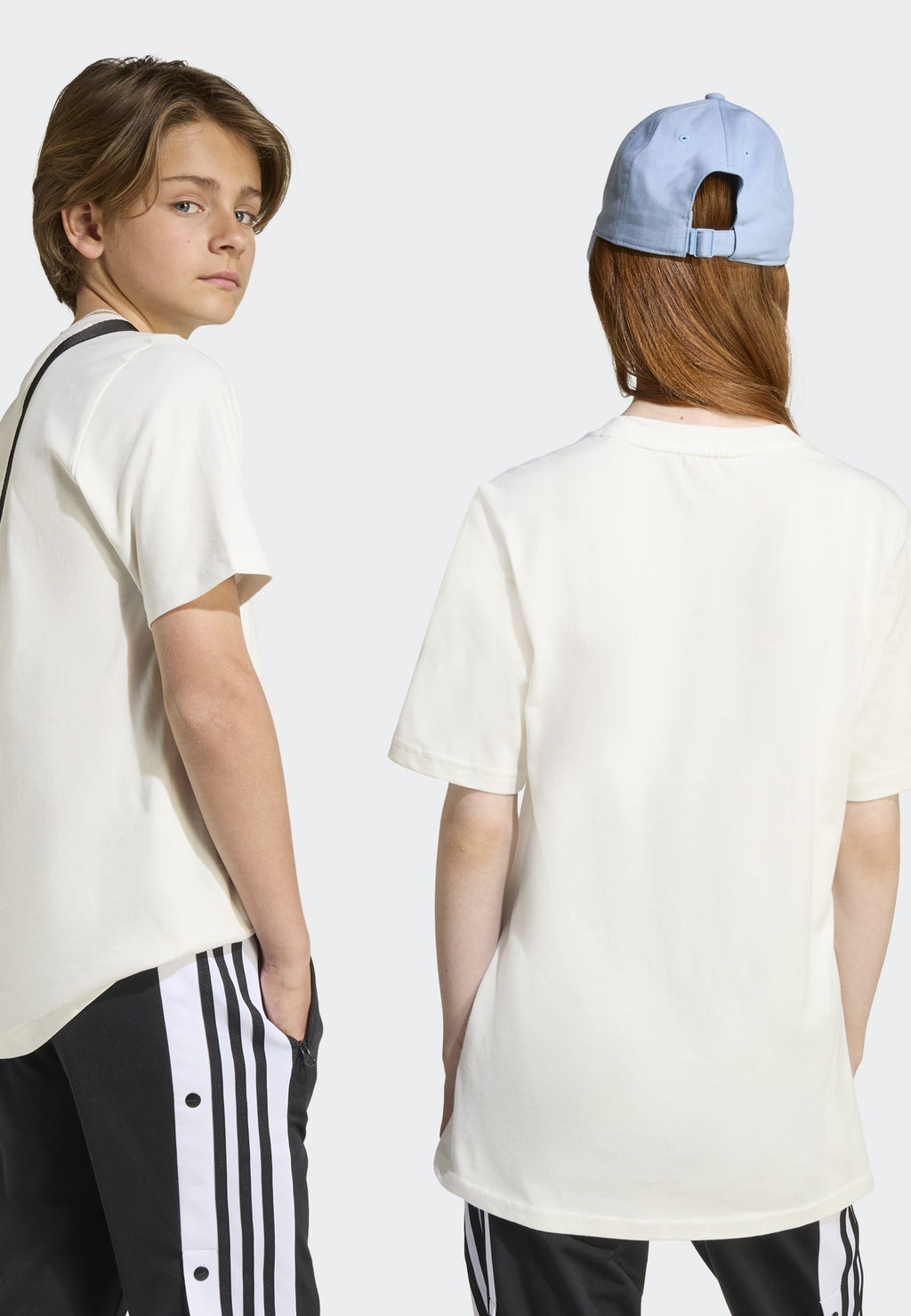 TEE JUNIOR UNISEX - قميص أساسي - أبيض سحابي