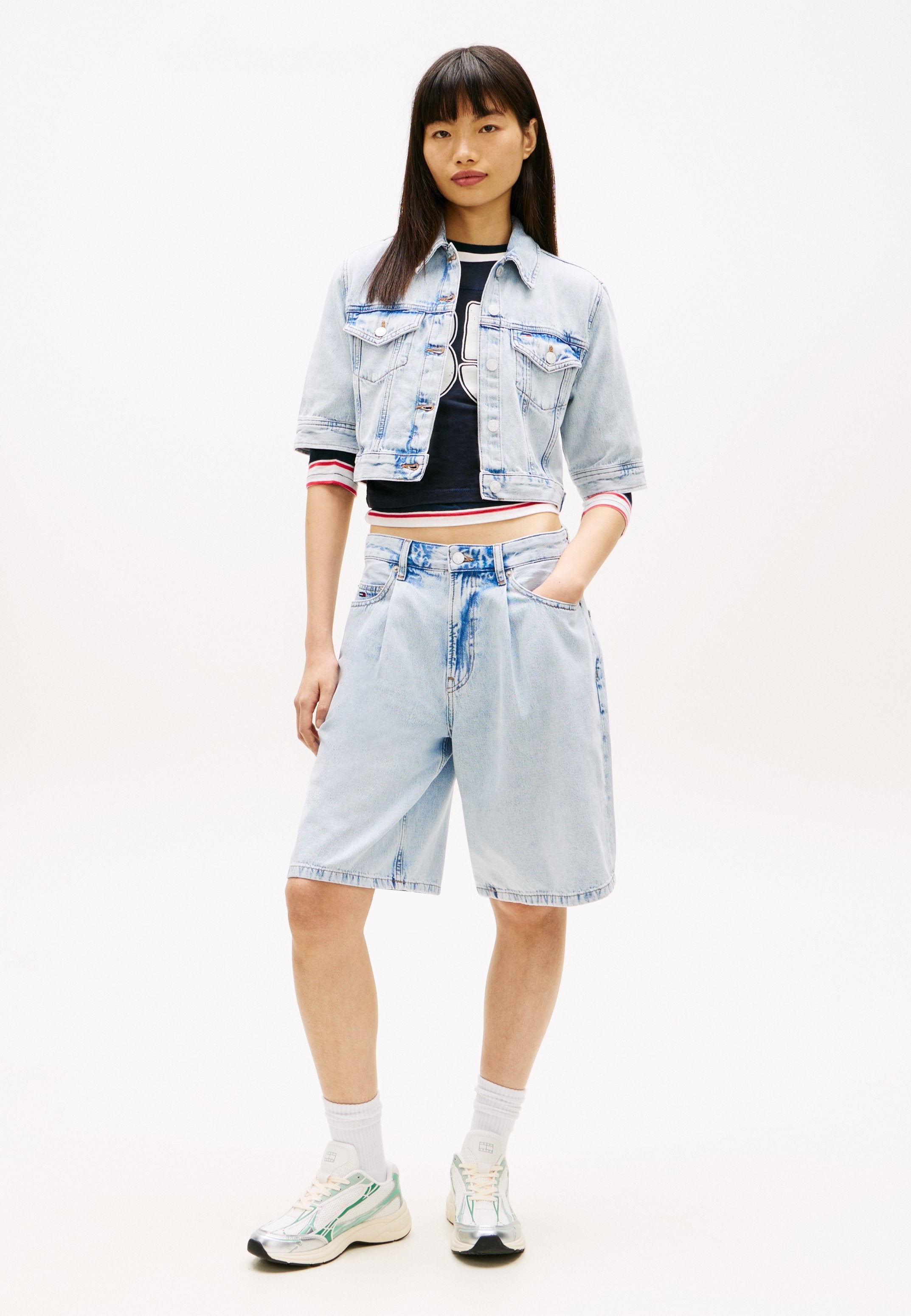 CROPPED REGULAR DENIM TRUCKER JACKET - Denim jacket - denim light
