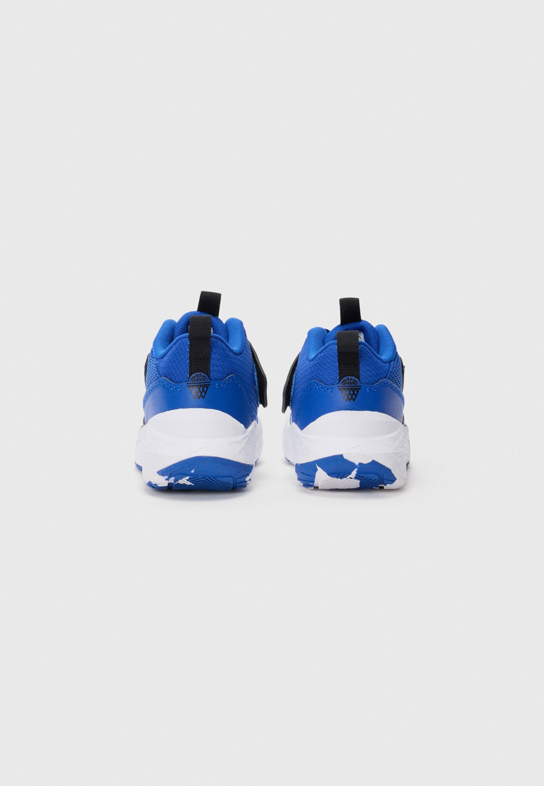 TEAM HUSTLE UNISEX - Basketball shoes - game royal/white/black