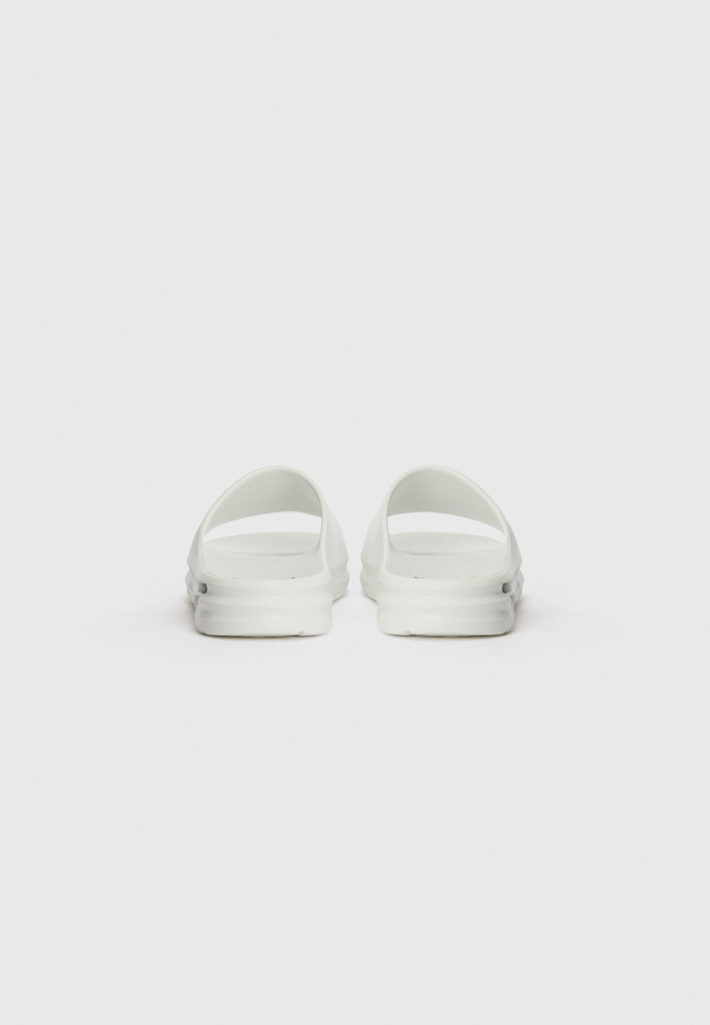 CRUSHER DISTANCE - Slippers - white/black
