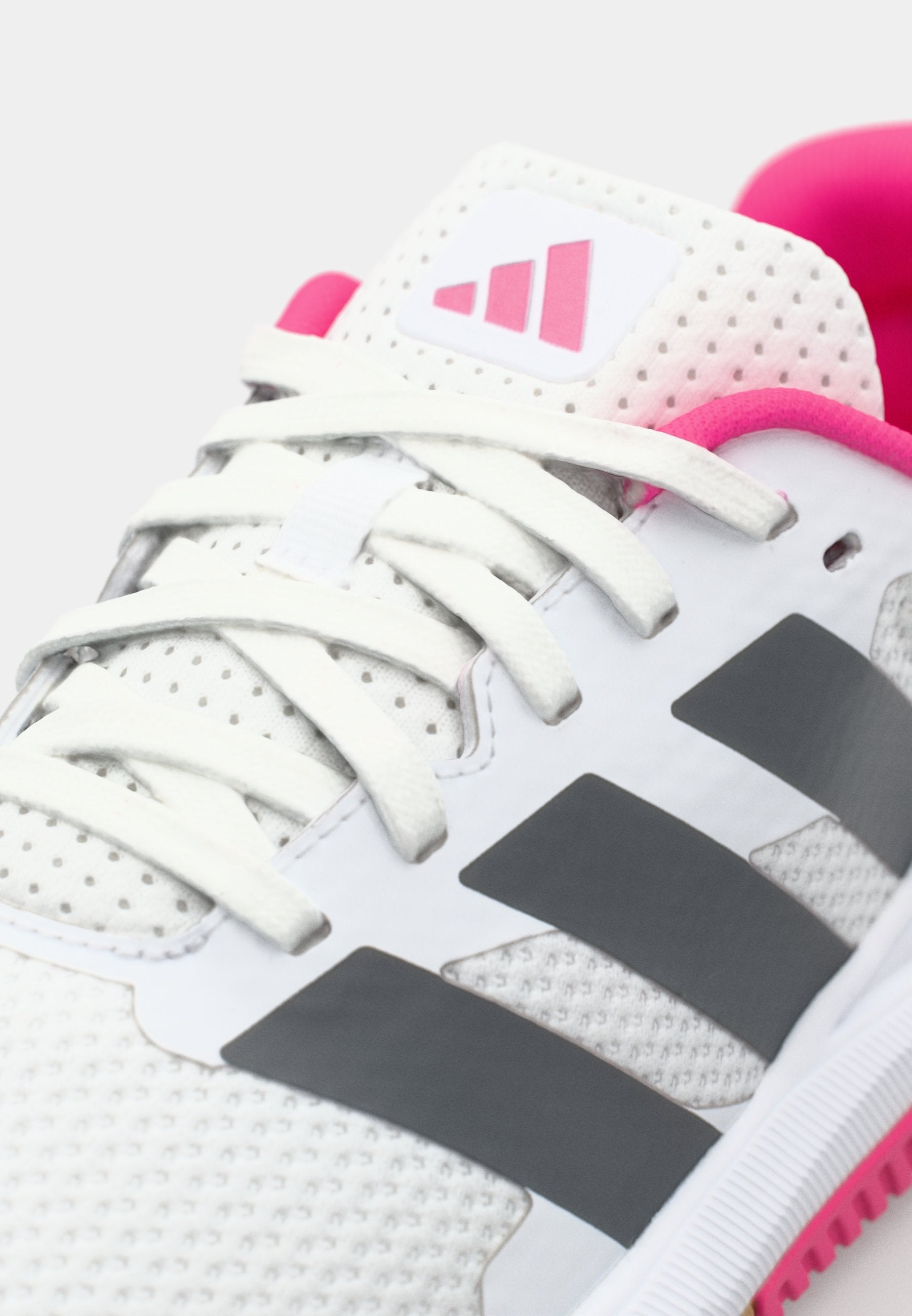 DS BASE - Training shoe - footwear white/grey five/shock pink