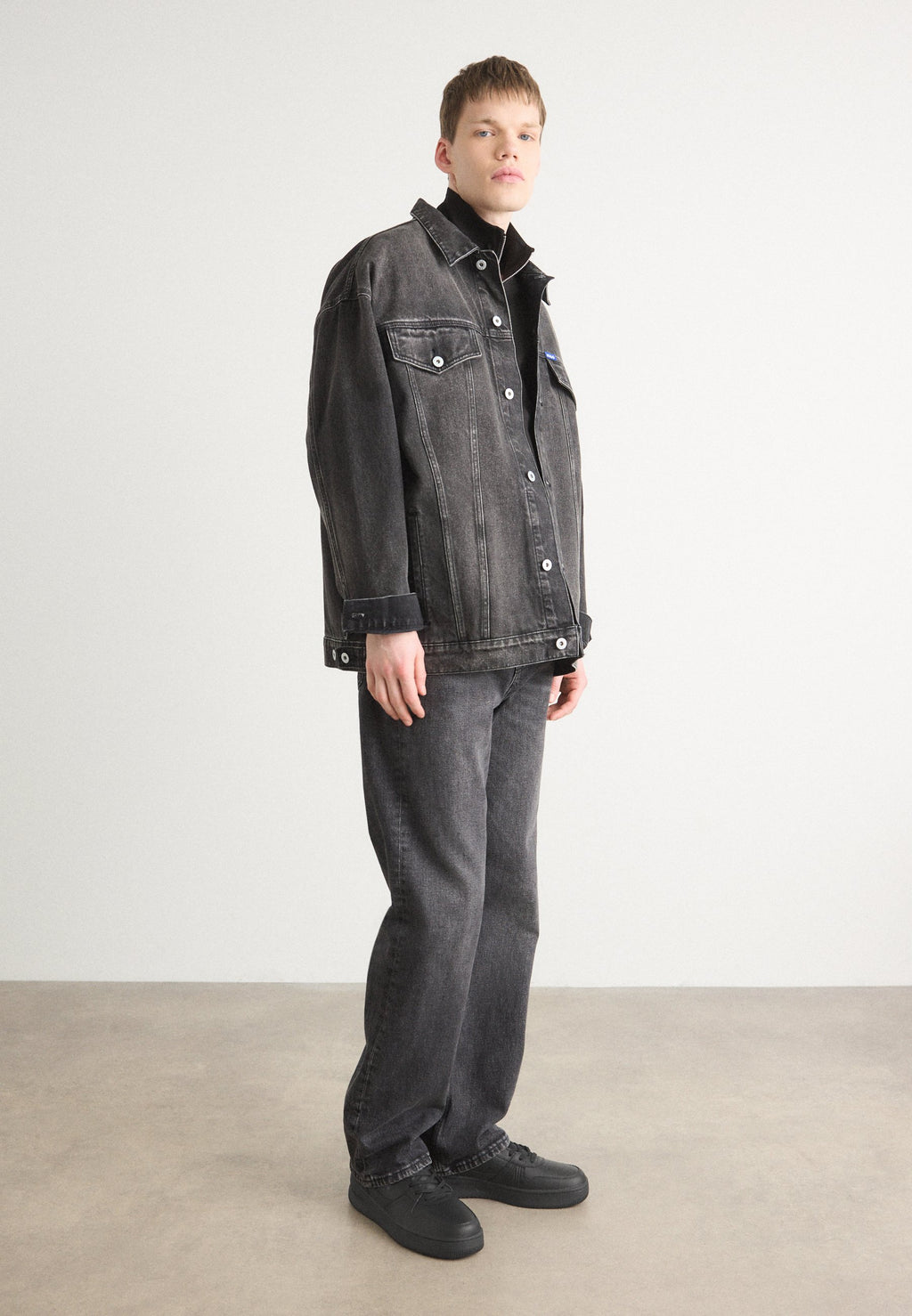 L001 SET 224 - Trainers - black