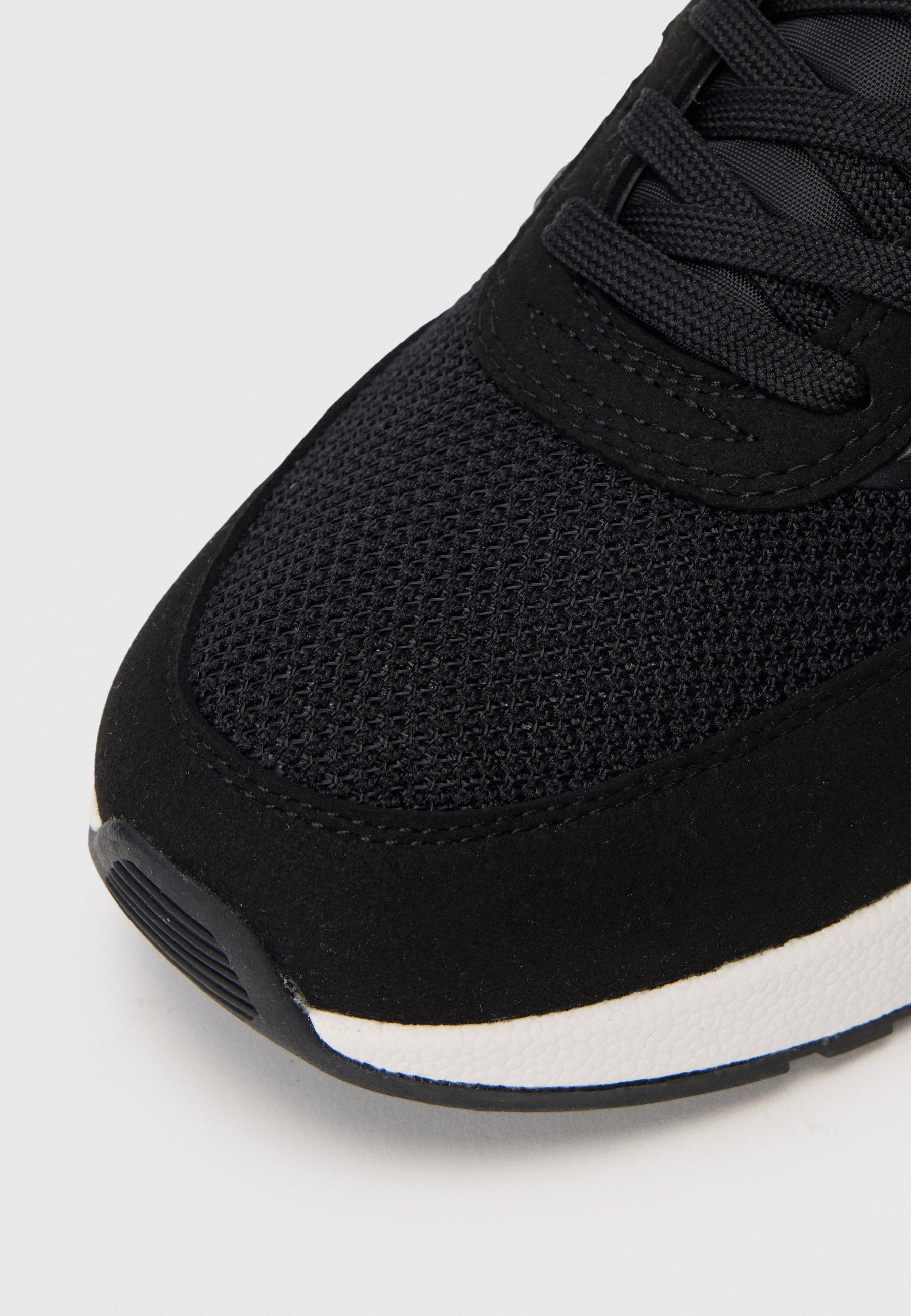 DUSSELDORF - Trainers - black