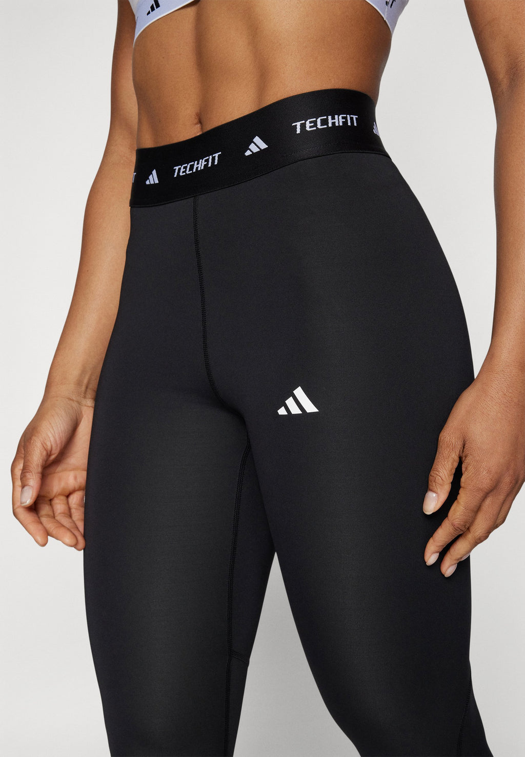 ADIDAS TECHFIT 7/8 - ليجنز - أسود