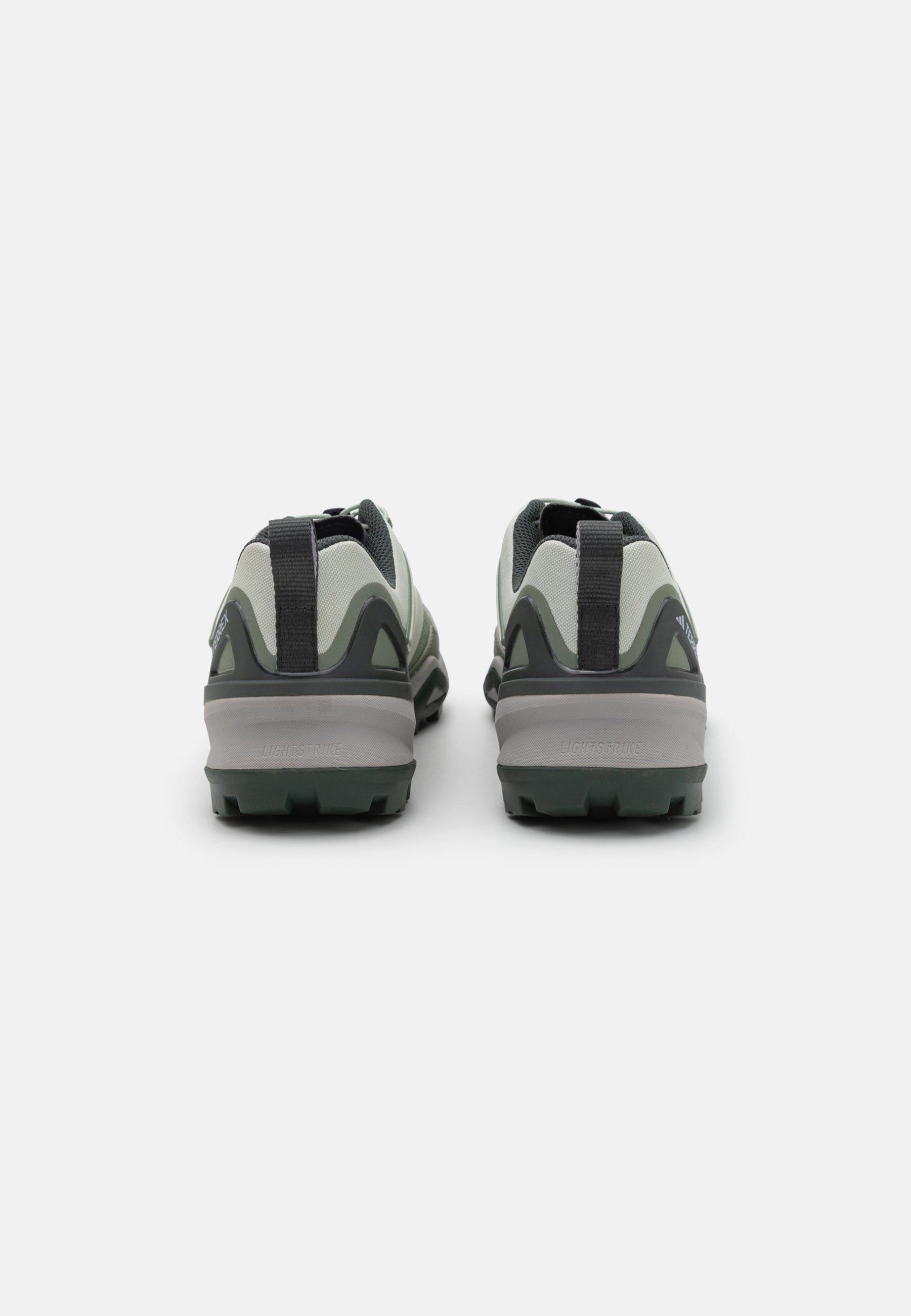 TERREX SKYCHASER - Chaussures de randonnée - vert lin/blanc cassé/silver dawn