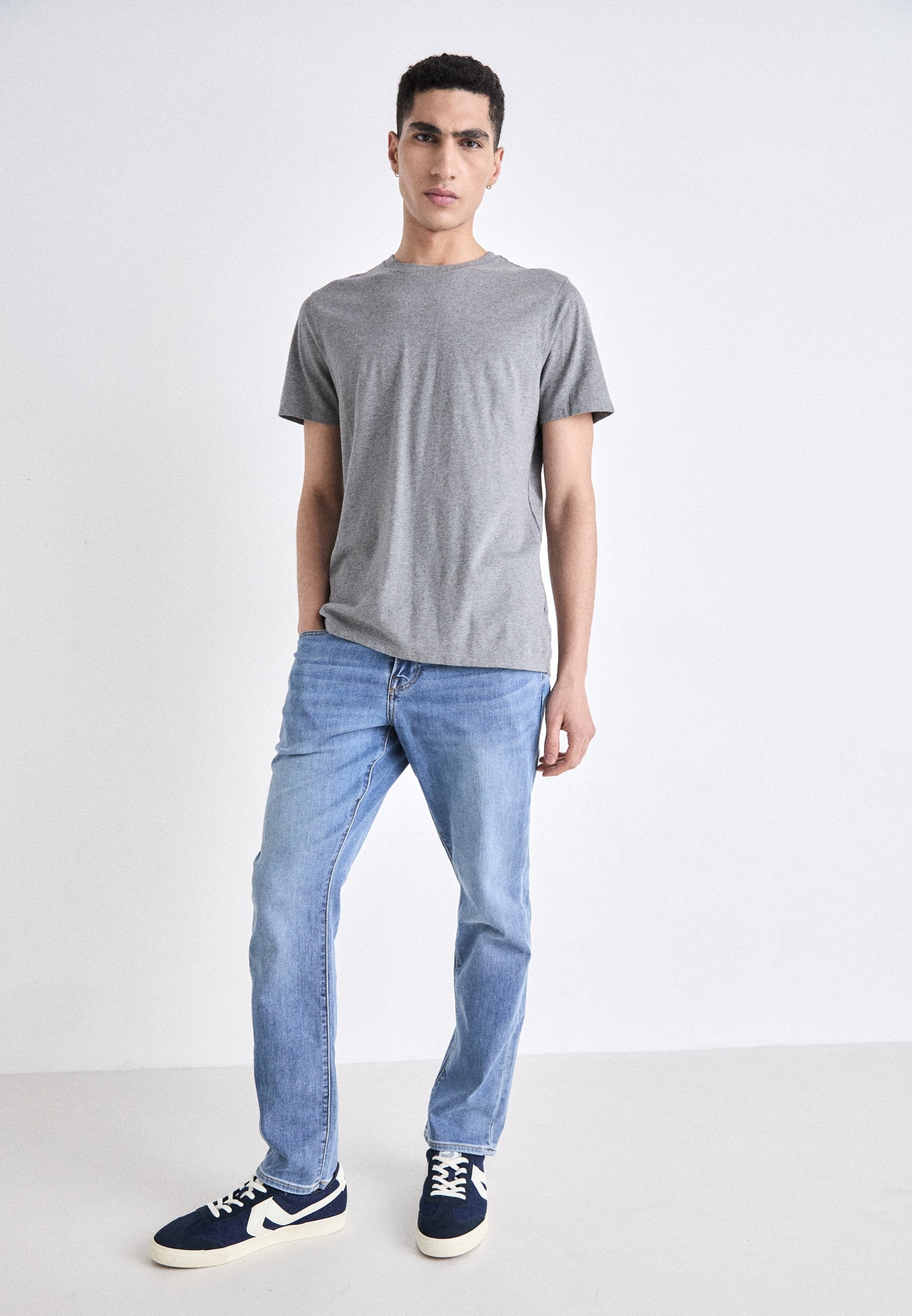 CLASSIC - Basic T-shirt - grey heather