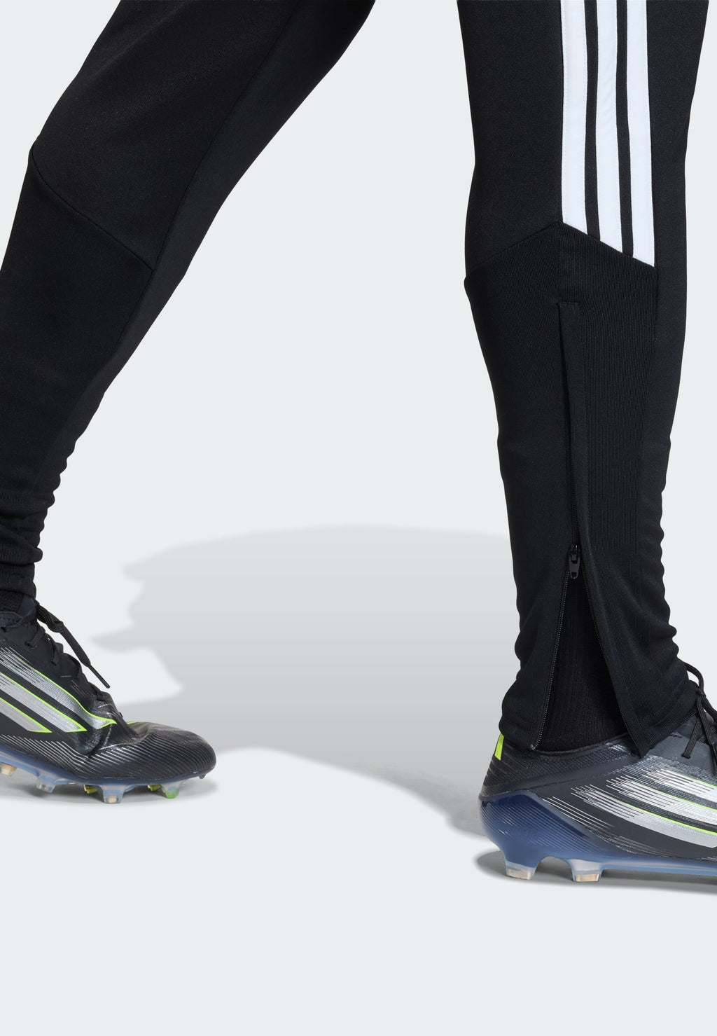 TIRO26 LEAGUE TRAINING  - Tracksuit bottoms - black/white