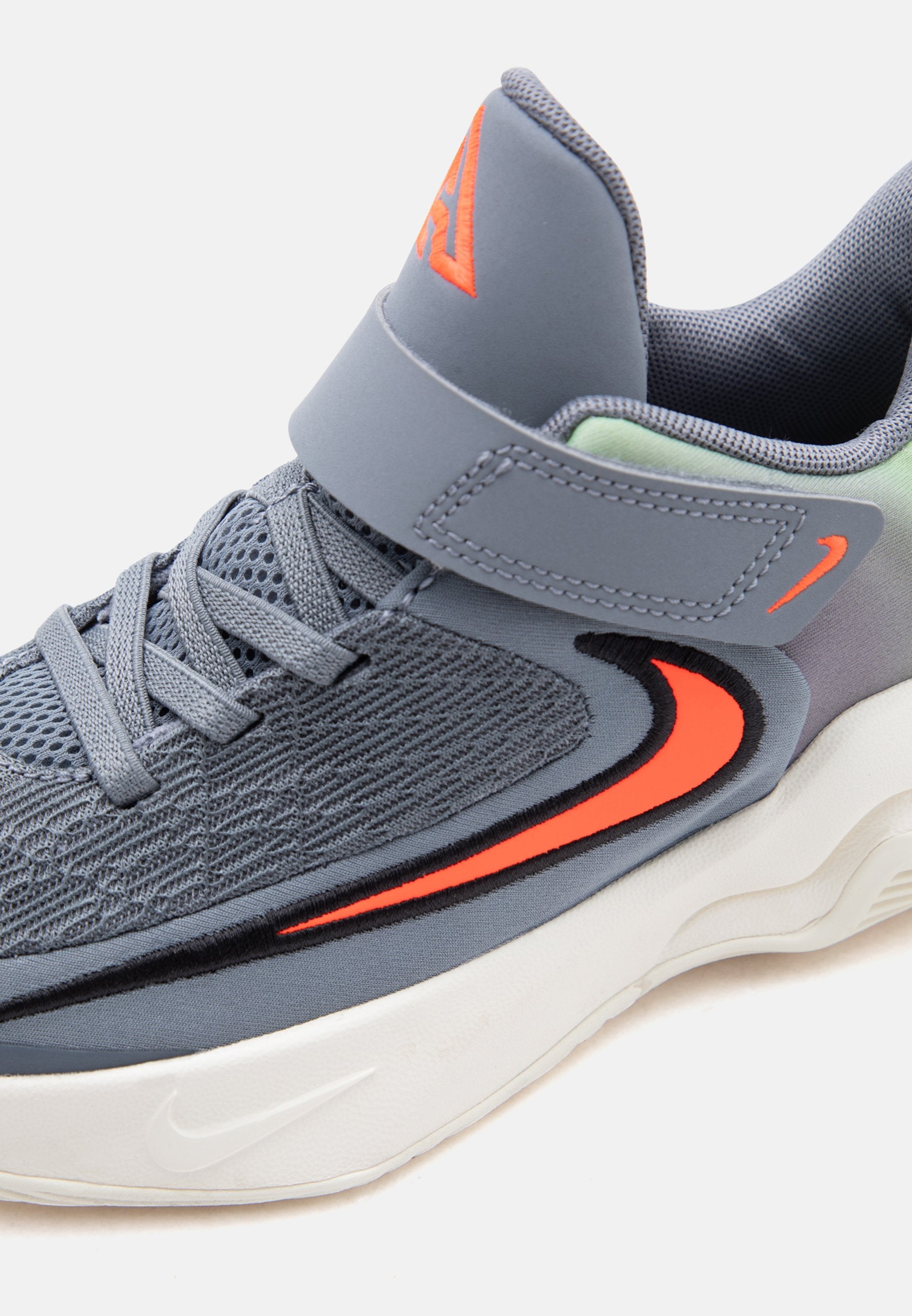 GIANNIS IMMORTALITY 4 UNISEX - Basketbol ayakkabısı - dark raisin/total crimson/volt/sail