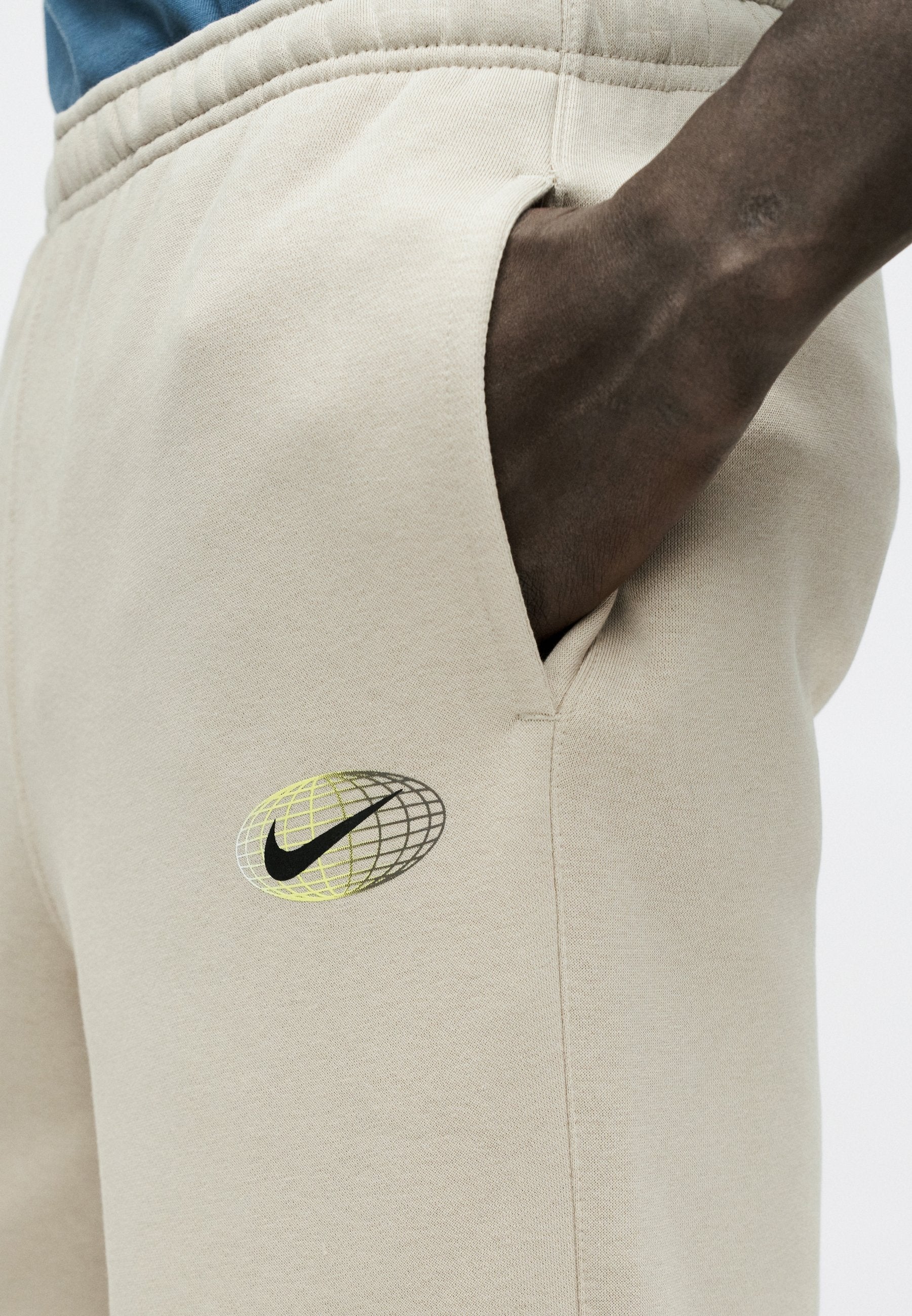 CLUB - Tracksuit bottoms - cream