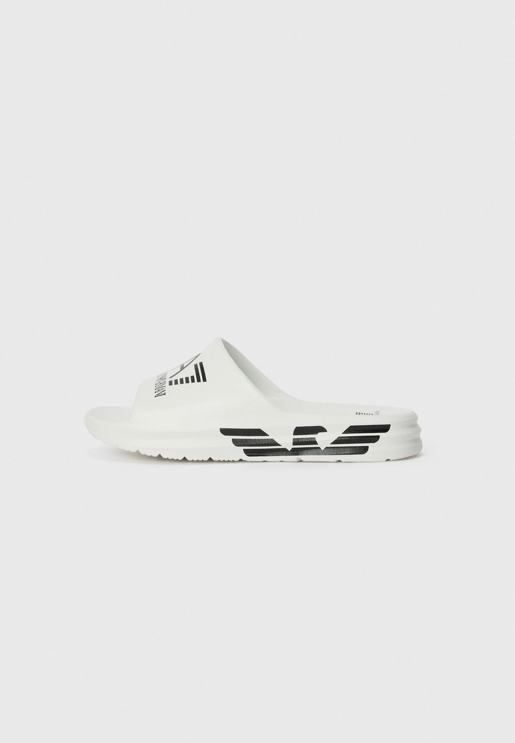 CRUSHER DISTANCE - Slippers - white/black