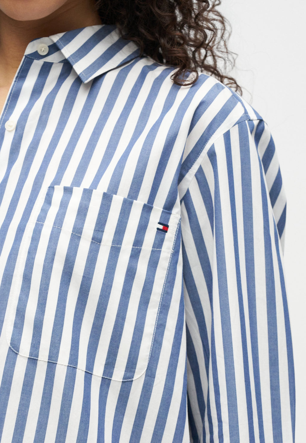 CHEMISE CLASSIQUE SURDIMENSIONNÉE EN POPELINE - Blouse boutonnée - écru/bleu marine seashore
