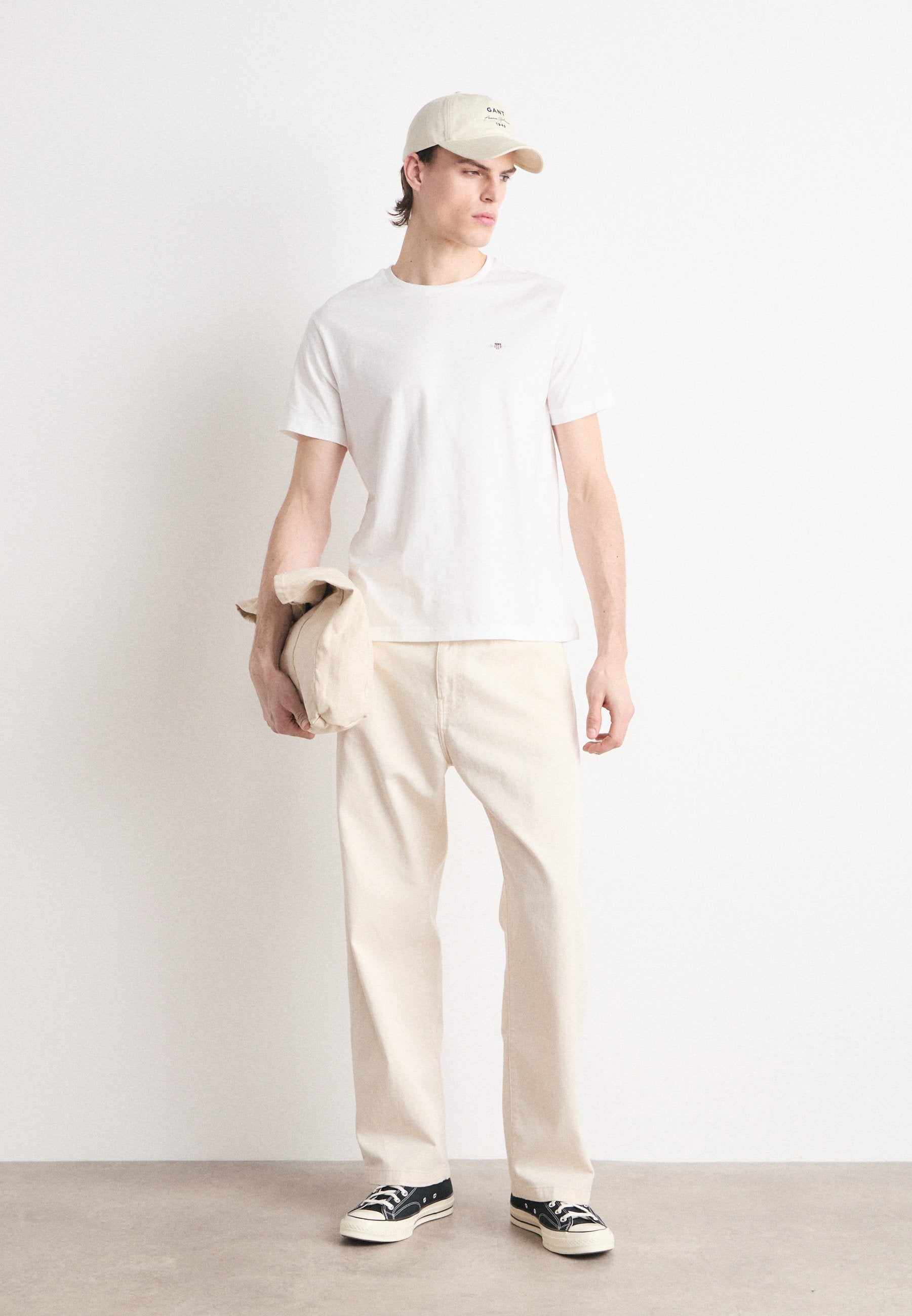 PRINTED ARCHIVE SHIELD - Basic T-shirt - white