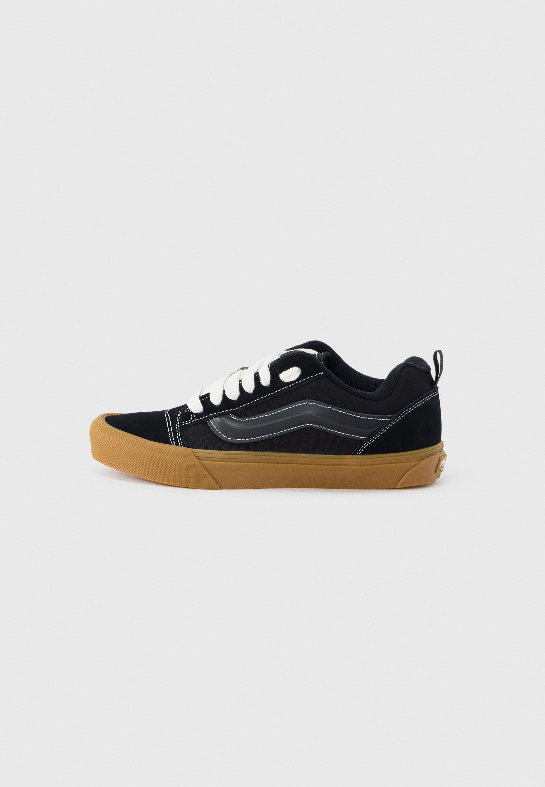 KNU SKOOL UNISEX - Skate shoes - gum/black