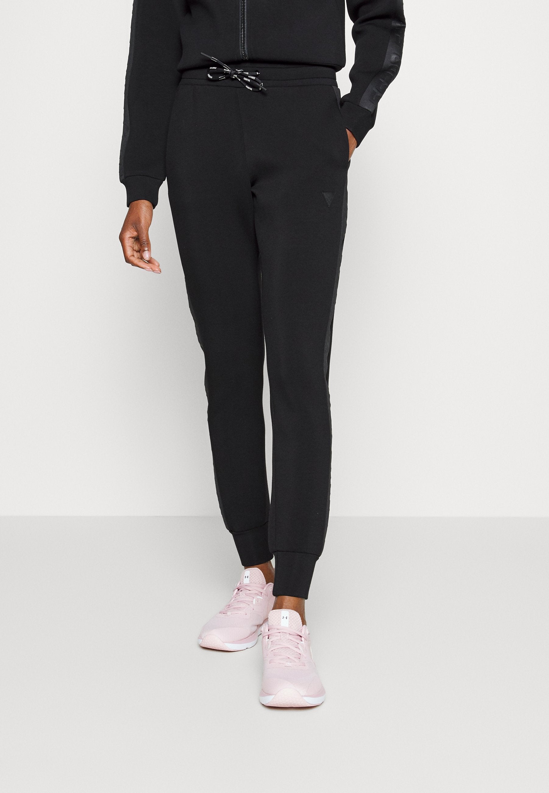 ALLIE CUFF  - Tracksuit bottoms - jet black