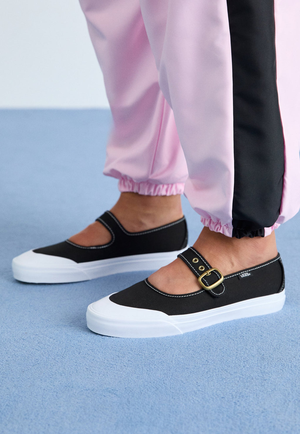 MARY JANE - Ankle strap ballet pumps - black/true white