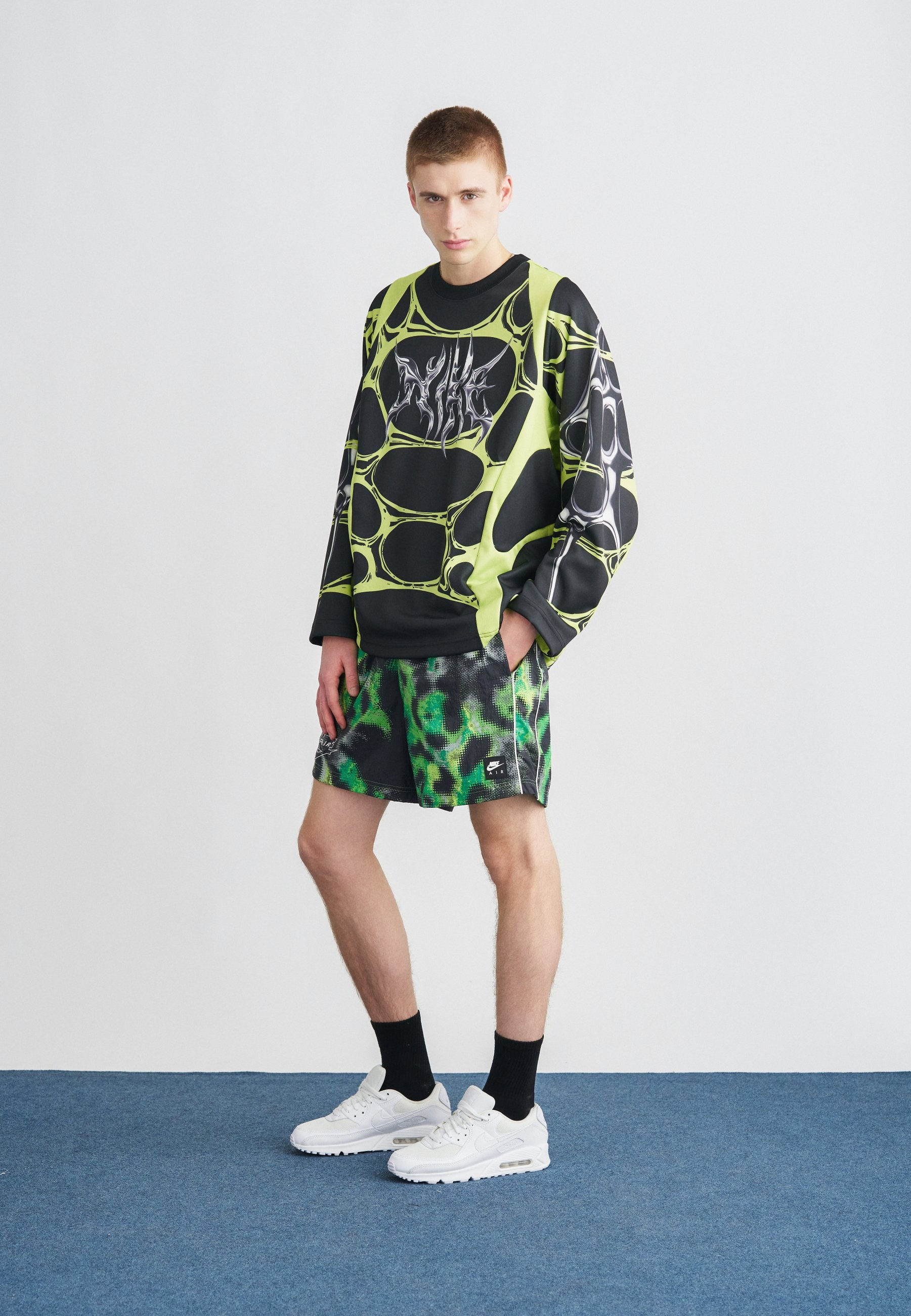 Shorts - mean green/white