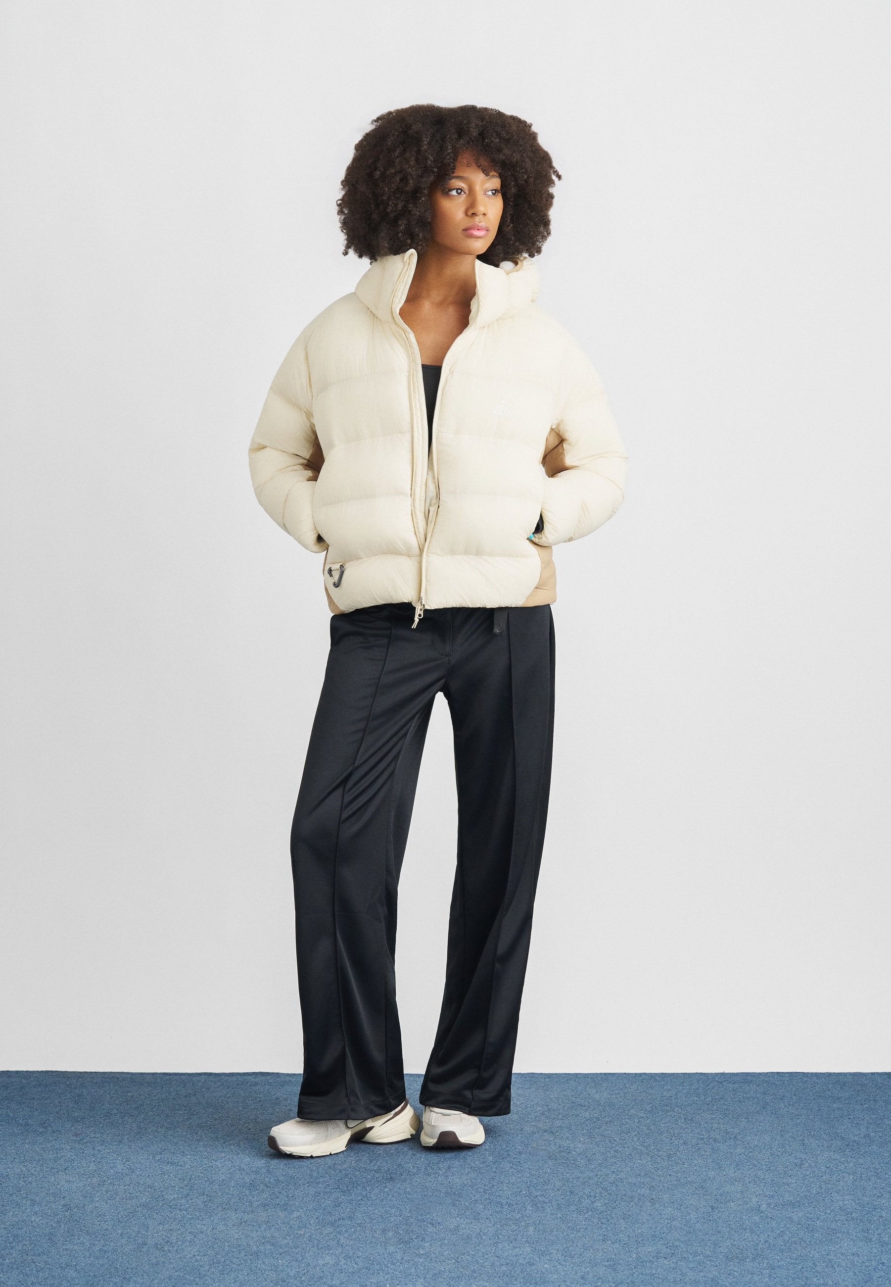 BELTED PINTUCK PANT - Trousers - black