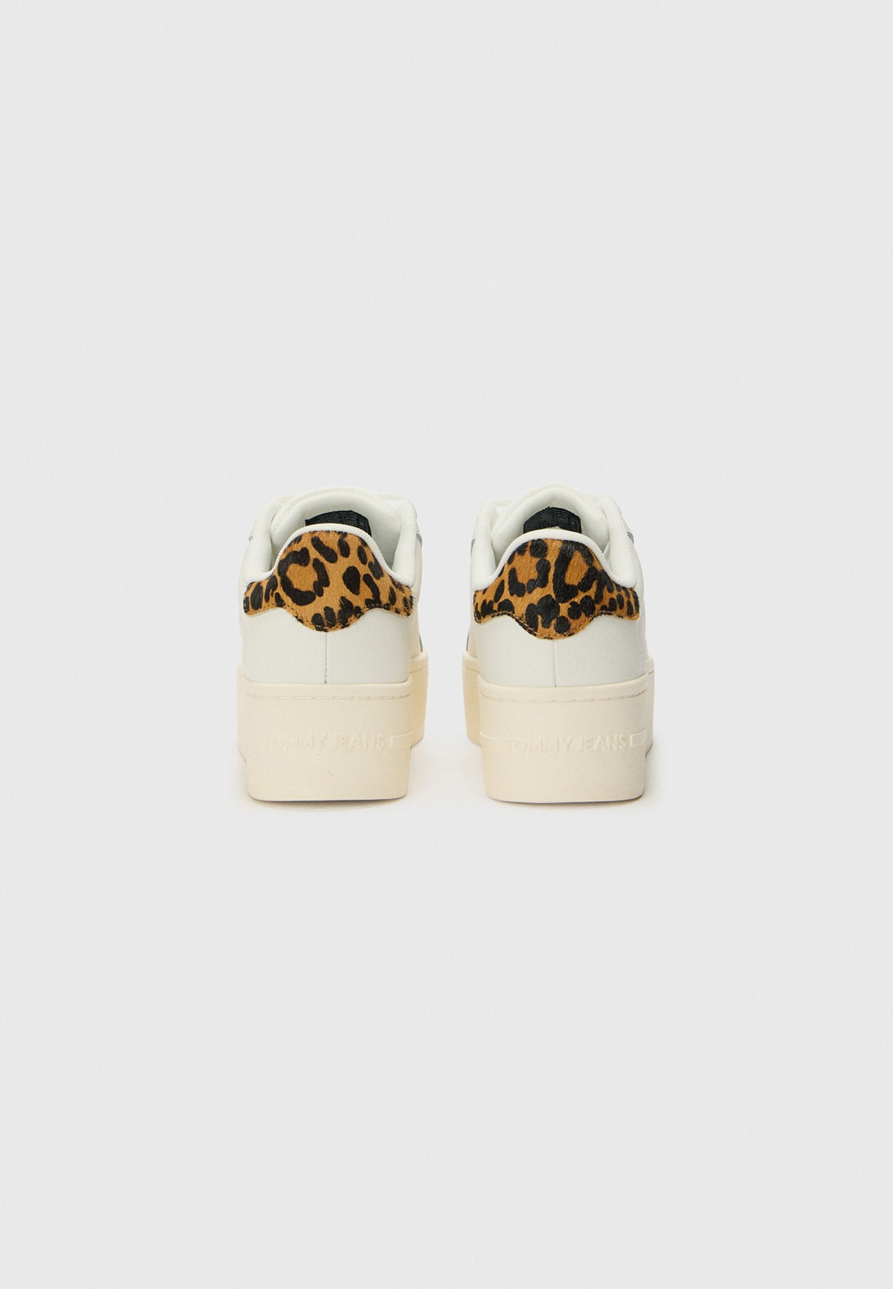 Trainers - off white/silver-coloured