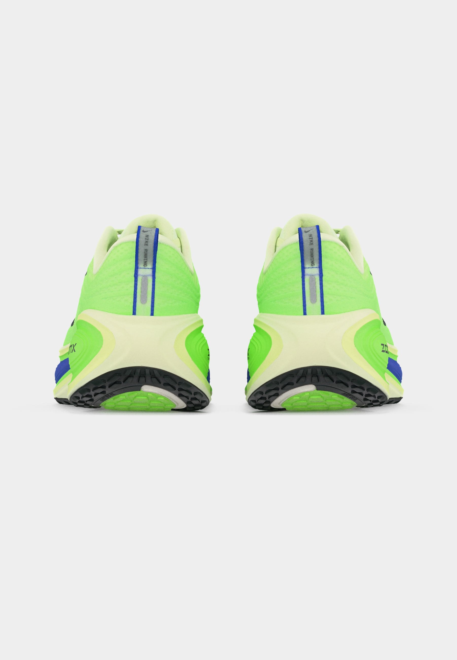 VOMERO PLUS - Road running shoes - volt tint/black spruce/lime blast/sapphire/light liquid lime