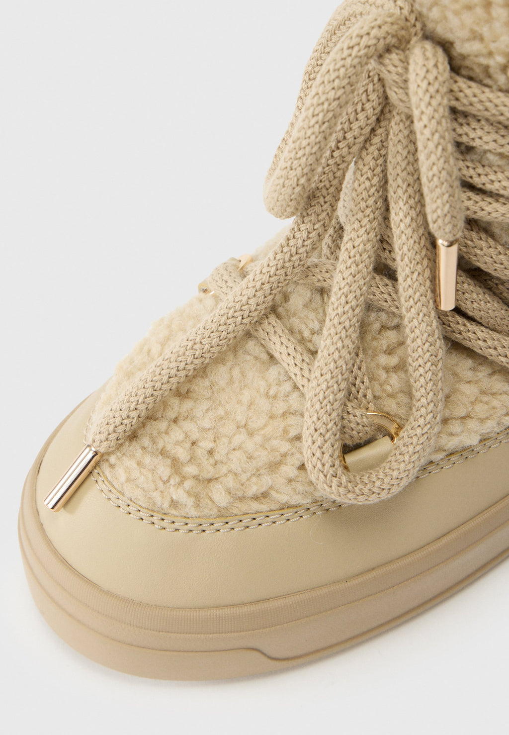 Winter boots - beige