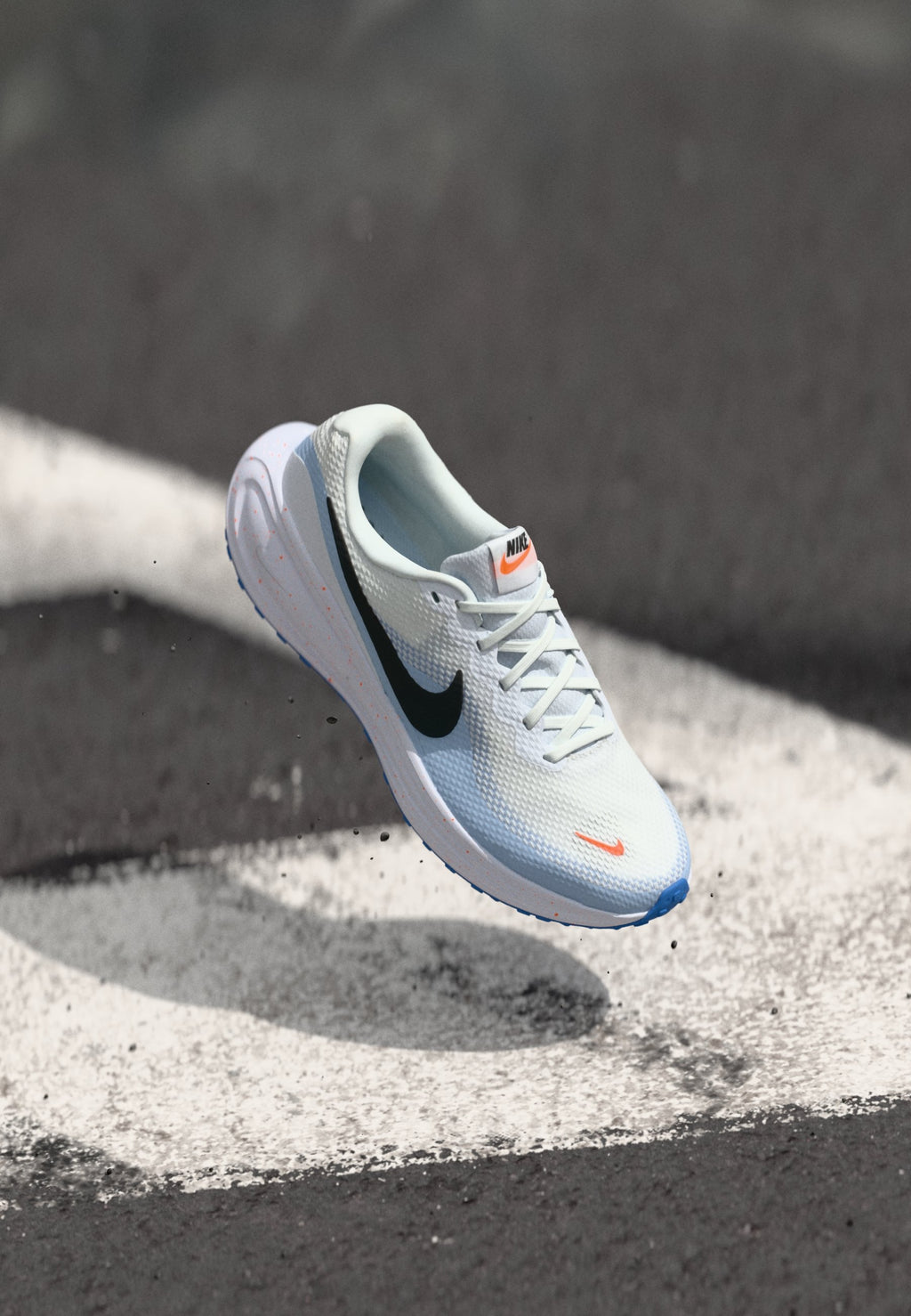 REVOLUTION 8 - Road running shoes - white/off noir/hydrogen blue/blue crystal/total orange