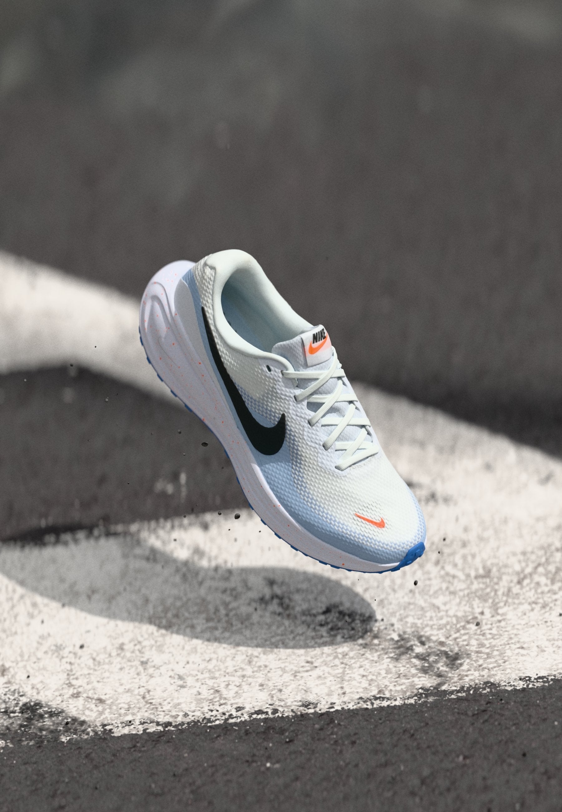 REVOLUTION 8 - Road running shoes - white/off noir/hydrogen blue/blue crystal/total orange