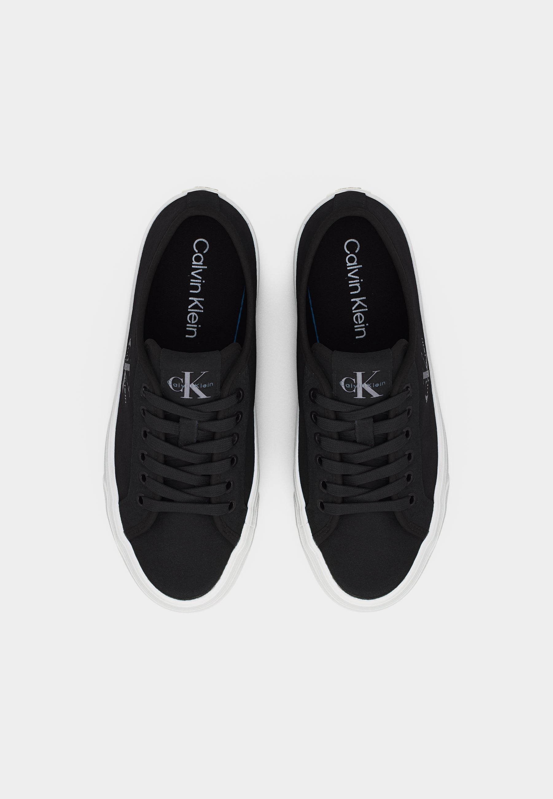 Trainers - black