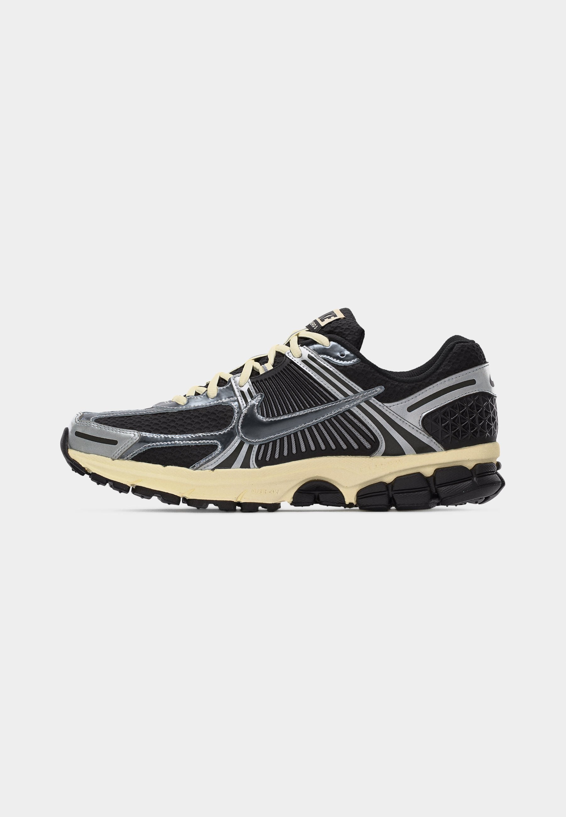 ZOOM VOMERO 5 SE - Trainers - black/metallic silver-coloured/coconut milk/white