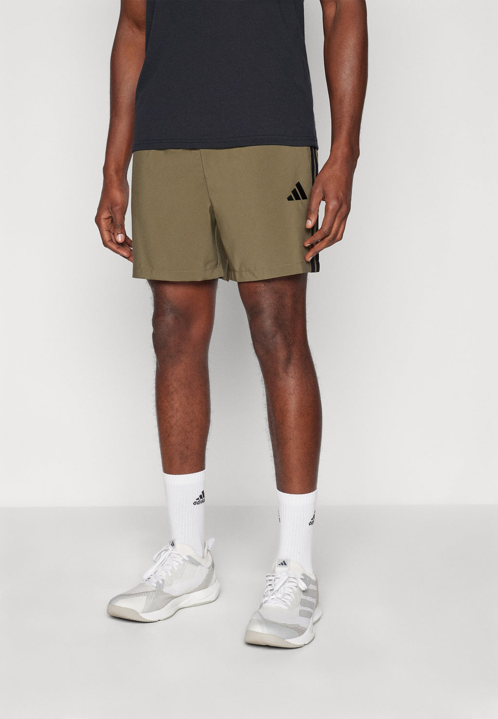 M 3S CHELSEA B - Sports shorts - olive strata/black