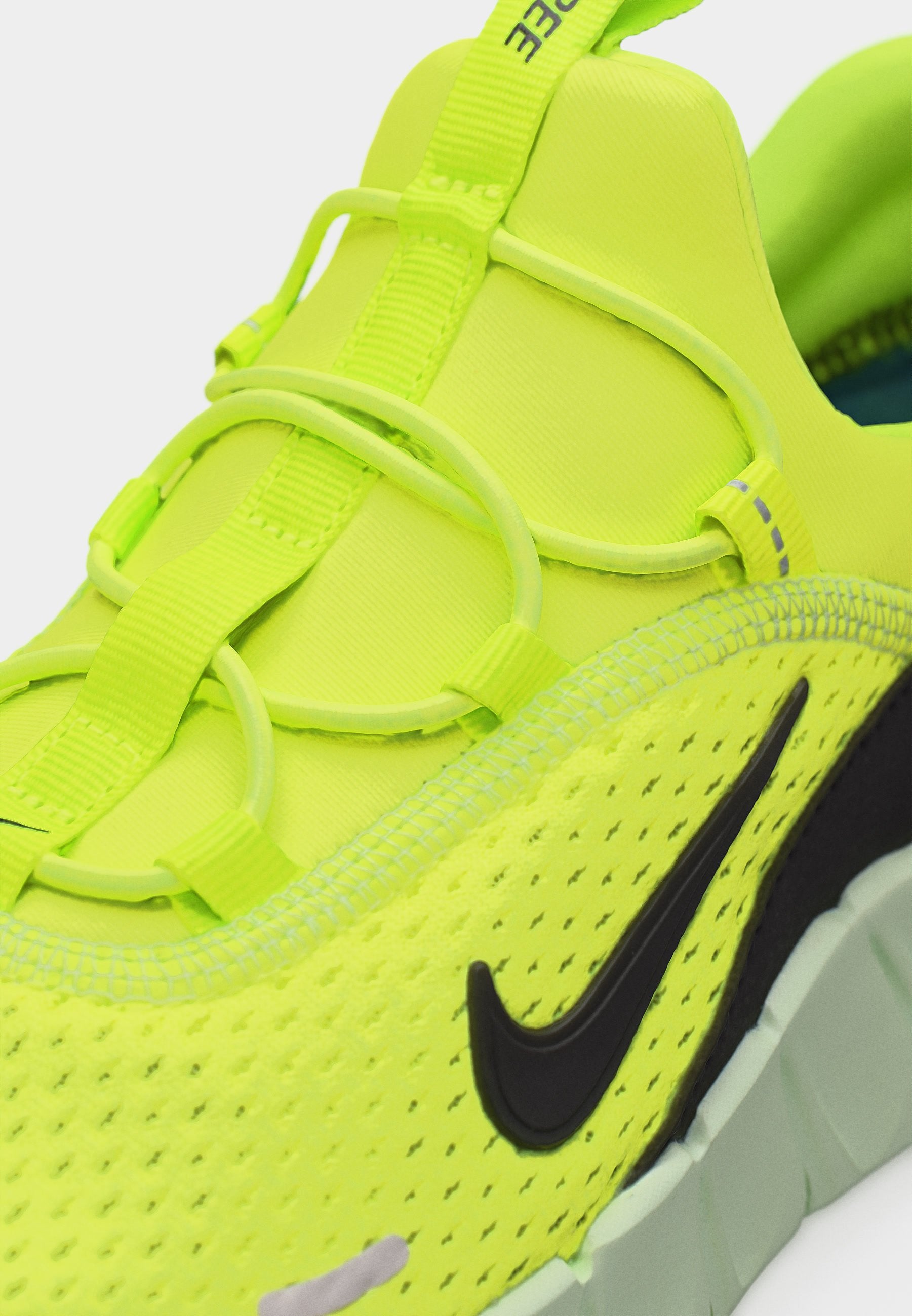 FREE RIDE UNISEX - Chaussures de course sur route - volt tint/black spruce/lapis/volt ice/summit white/light liquid lime