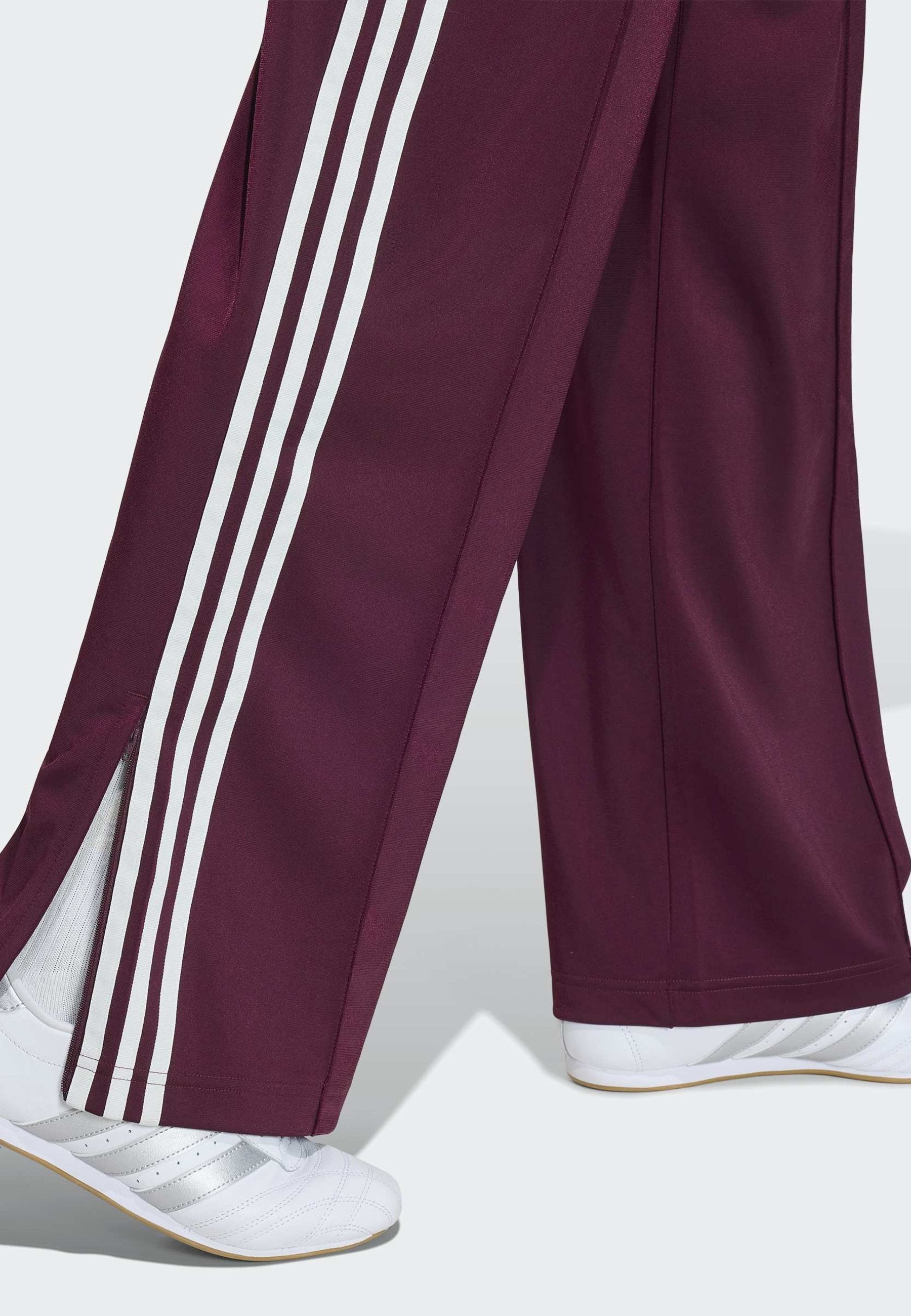 FIREBIRD TP LOOSE - Tracksuit bottoms - maroon