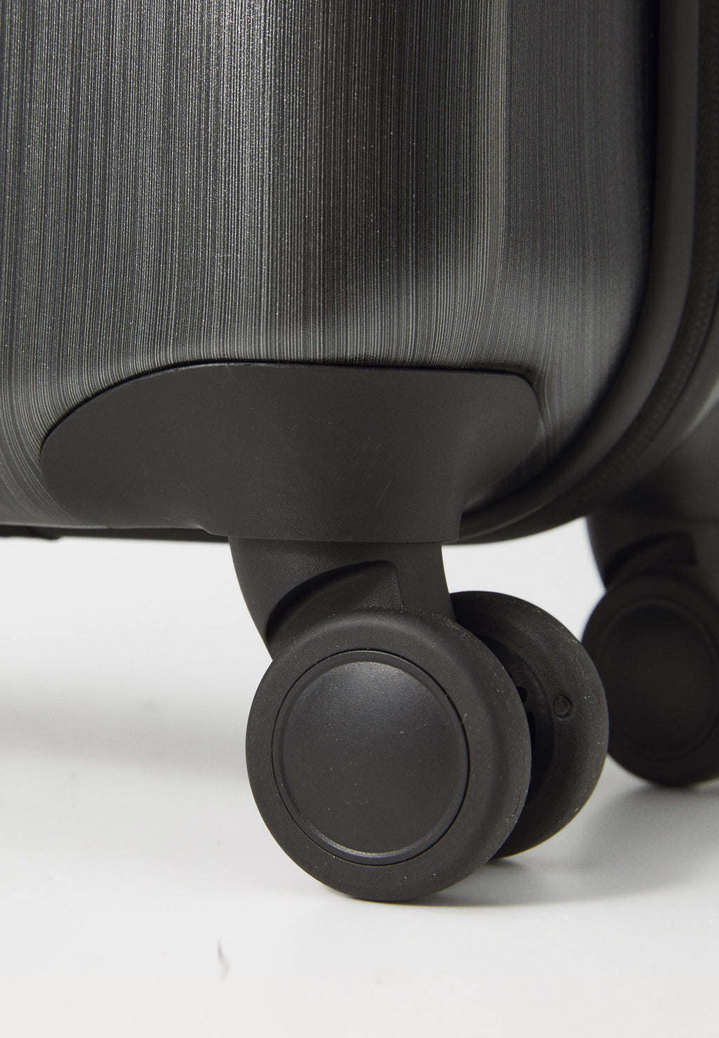 Wheeled suitcase - gunmetal