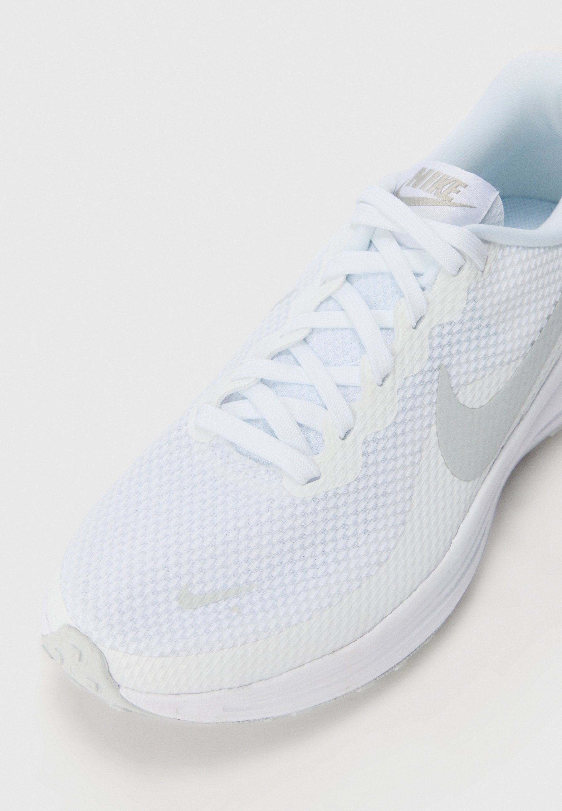 REVOLUTION 8 - Road running shoes - white/pure platinum