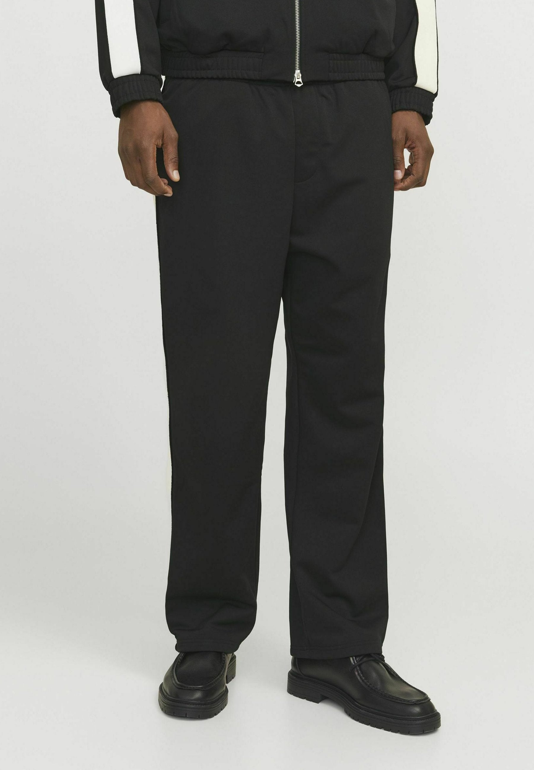 Joggers Loose Fit - Tracksuit bottoms - black