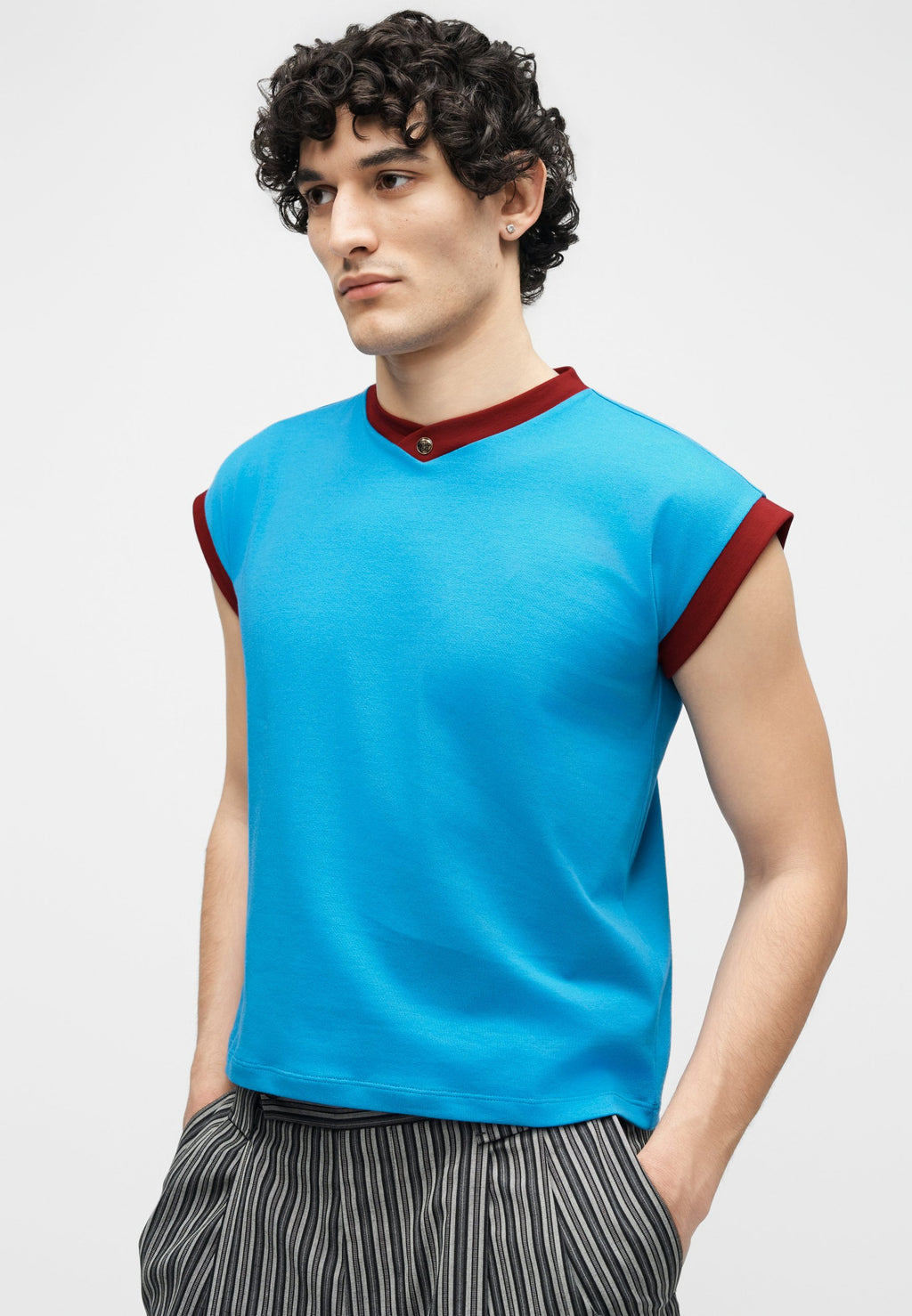 VINTAGE WITH MEDUSA DETAIL - Basic T-shirt - azure blue/lipstick red