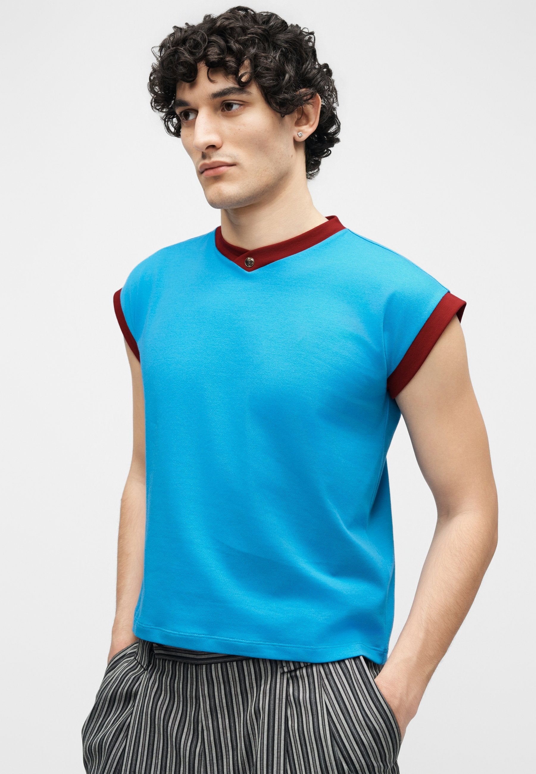VINTAGE WITH MEDUSA DETAIL - Basic T-shirt - azure blue/lipstick red