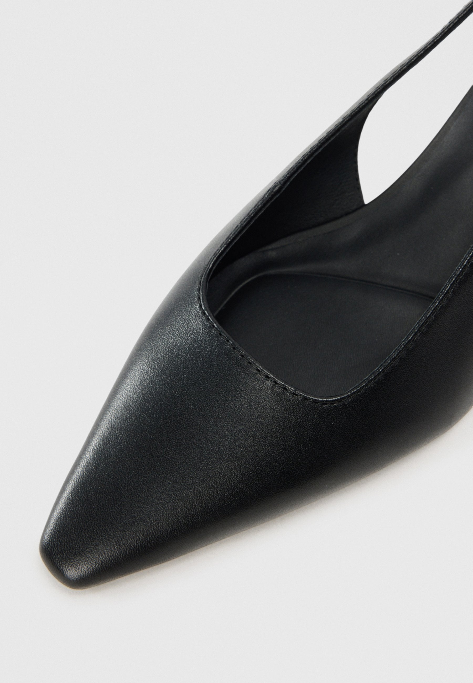 TH MONOGRAM LEATHER SLINGBACK KITTEN HEELS - Classic heels - black