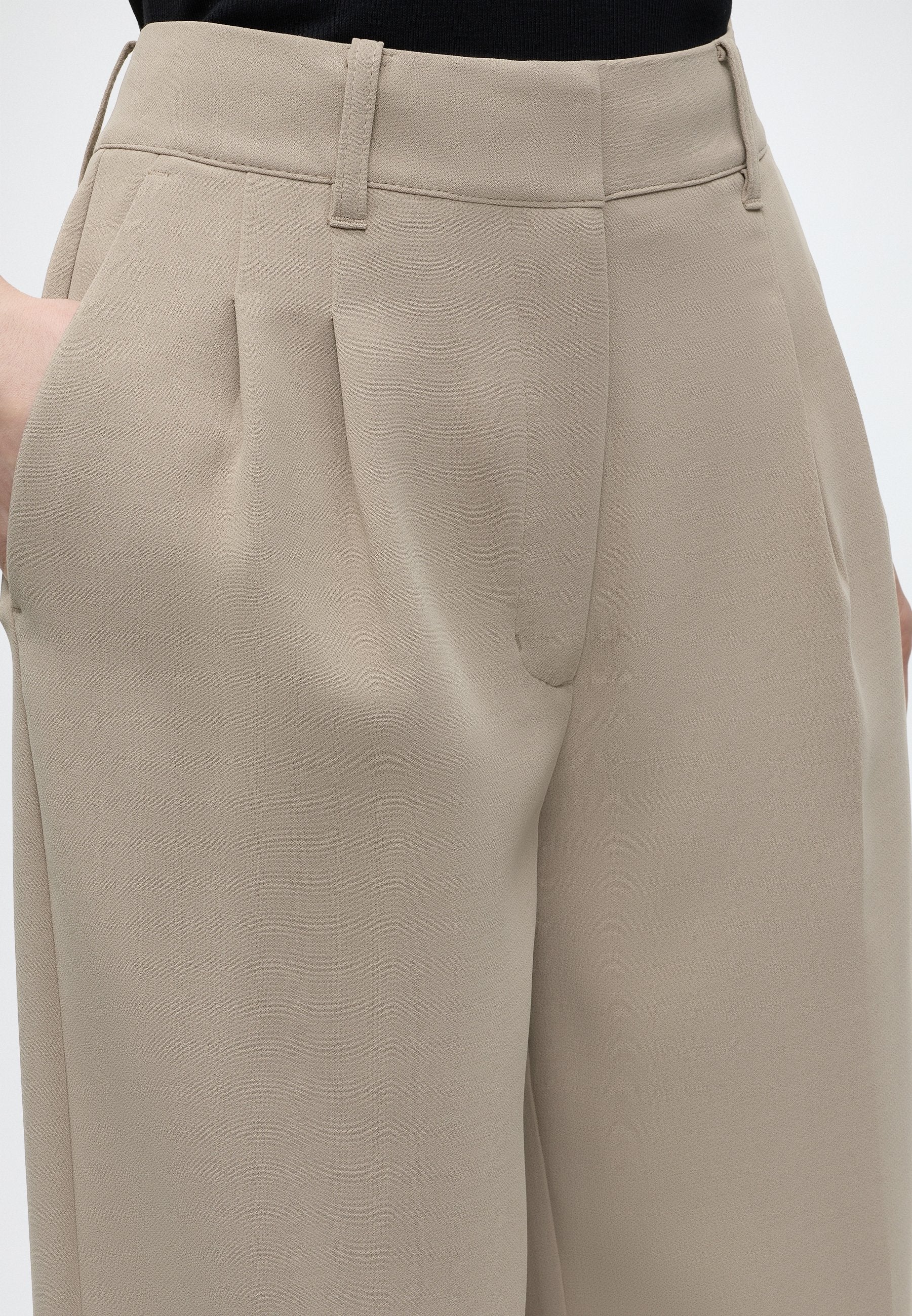 THEOLINE PERFECT PANT - Trousers - silk taupe