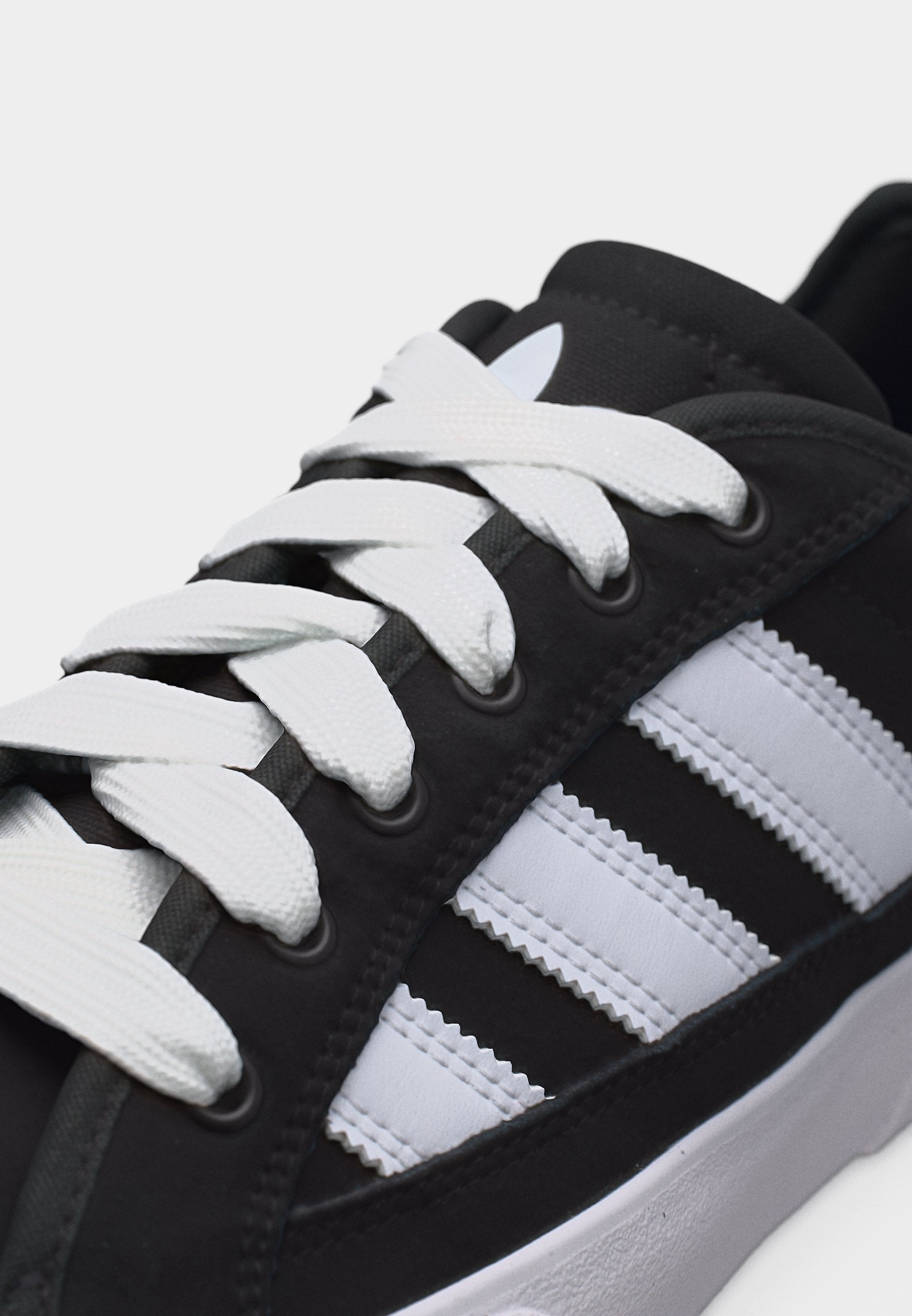 COURT TNS PREMIERE UNISEX - Trainers - core black/footwear white/bluebird