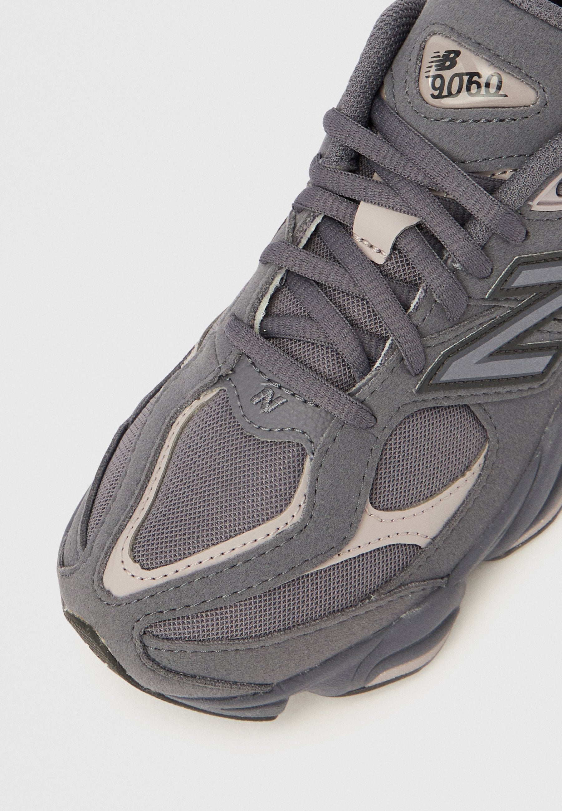 9060 UNISEX - Baskets basses - neptune grey/truffle salt