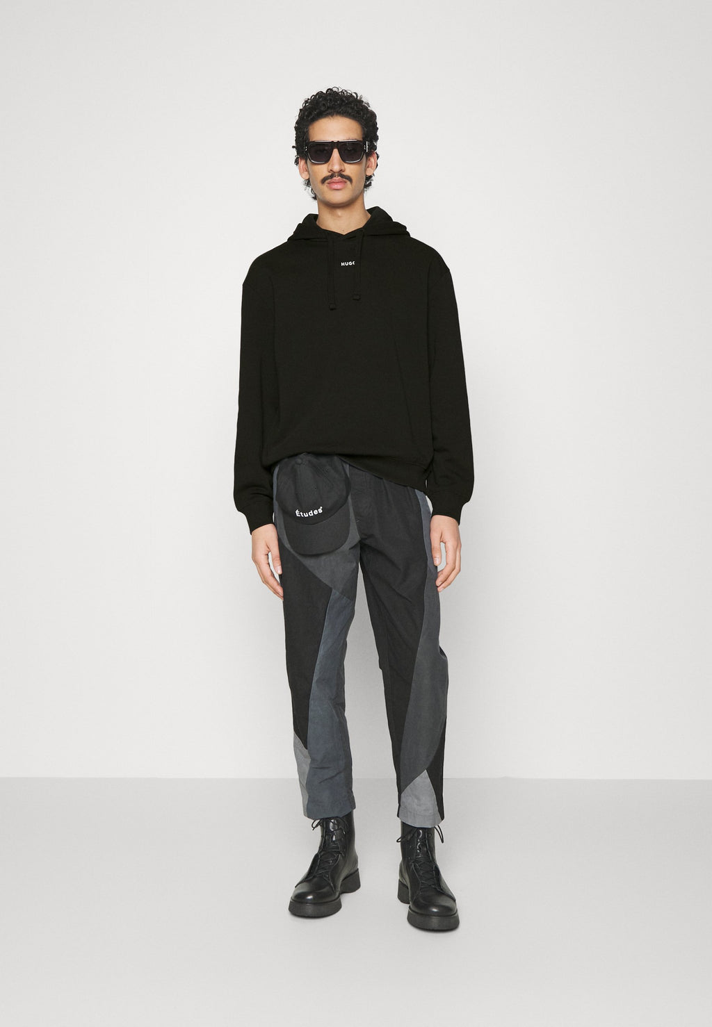 DAPO - Hoodie - black