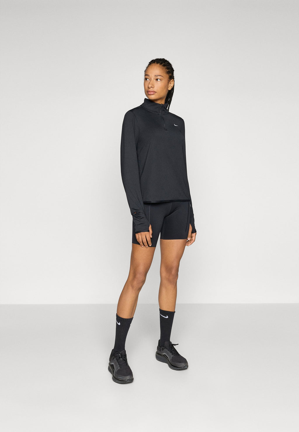 SWIFT - Long sleeved top - black
